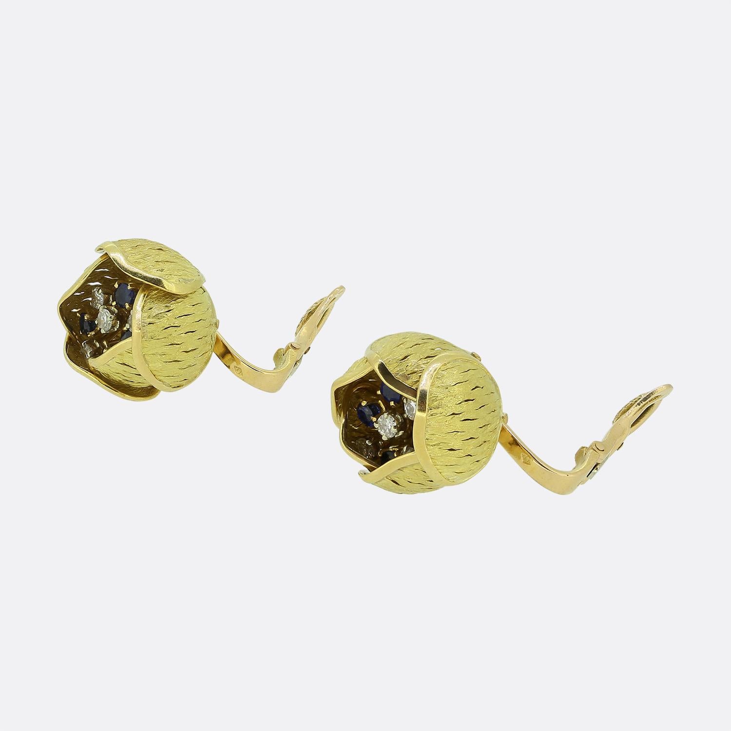 Boucles d'oreilles florales en saphir et diamant Tremblant en vente 1