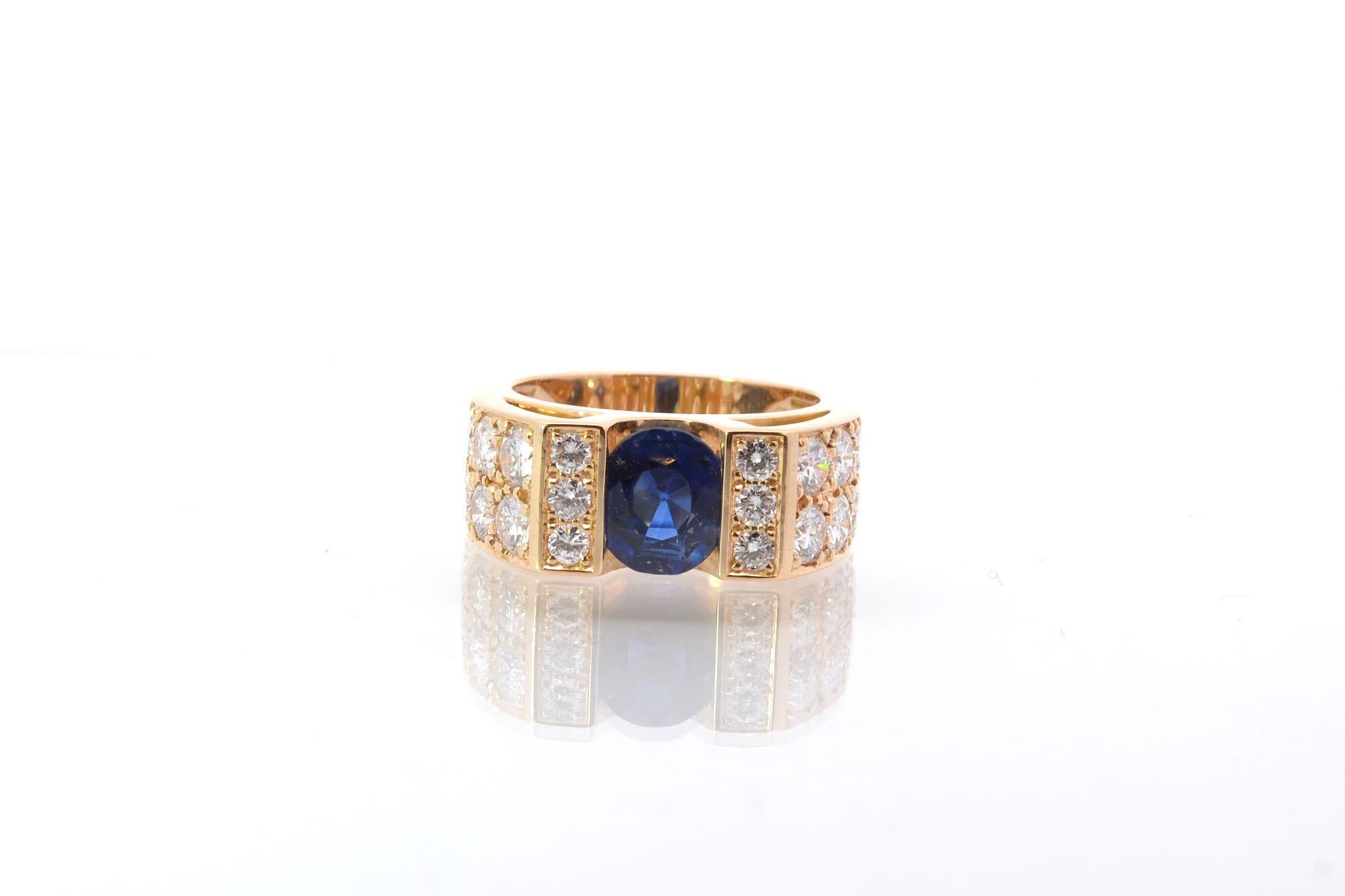 Stones: Siam sapphire of 1.90 cts and 22 diamonds for a total weight of 2.30 cts
Material: 18k yellow gold
Weight: 9.7g
Period: 1980
Size: 55 (free sizing)
Certificate
Ref. : 25503