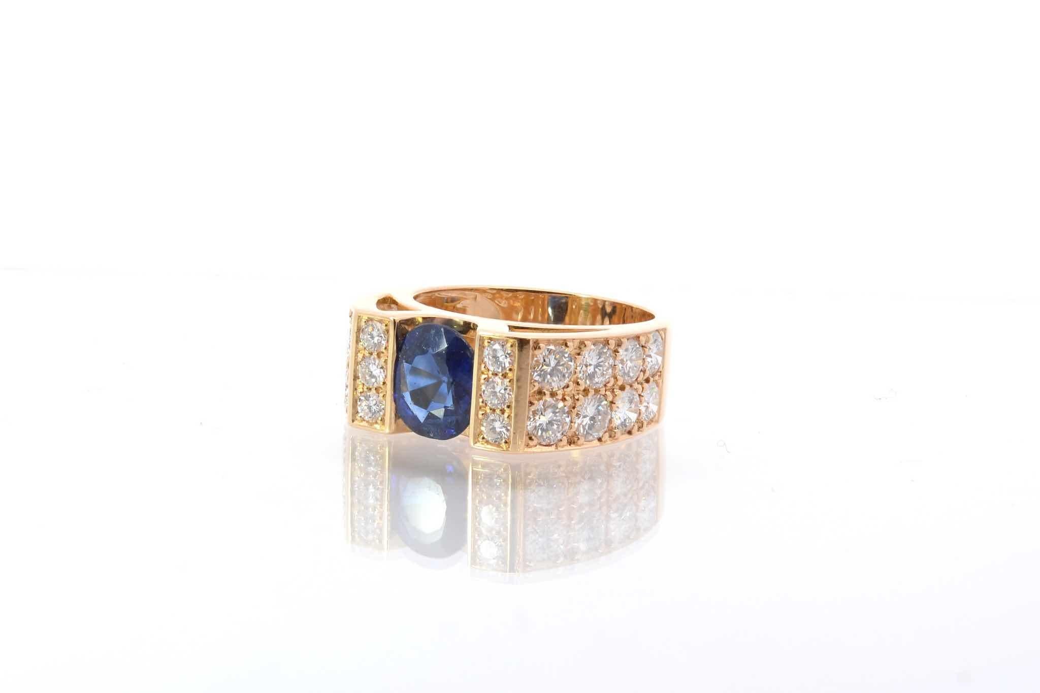 Vintage-Ring aus 18 Karat Gelbgold mit Saphiren und Diamanten im Zustand „Gut“ im Angebot in PARIS, FR