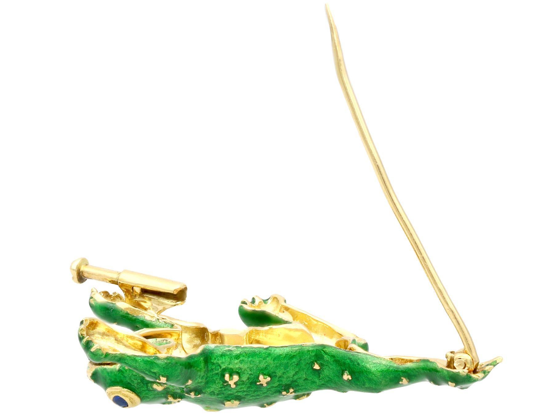Women's or Men's Vintage Sapphire and Enamel Yellow Gold Frog Brooch, Circa 1960