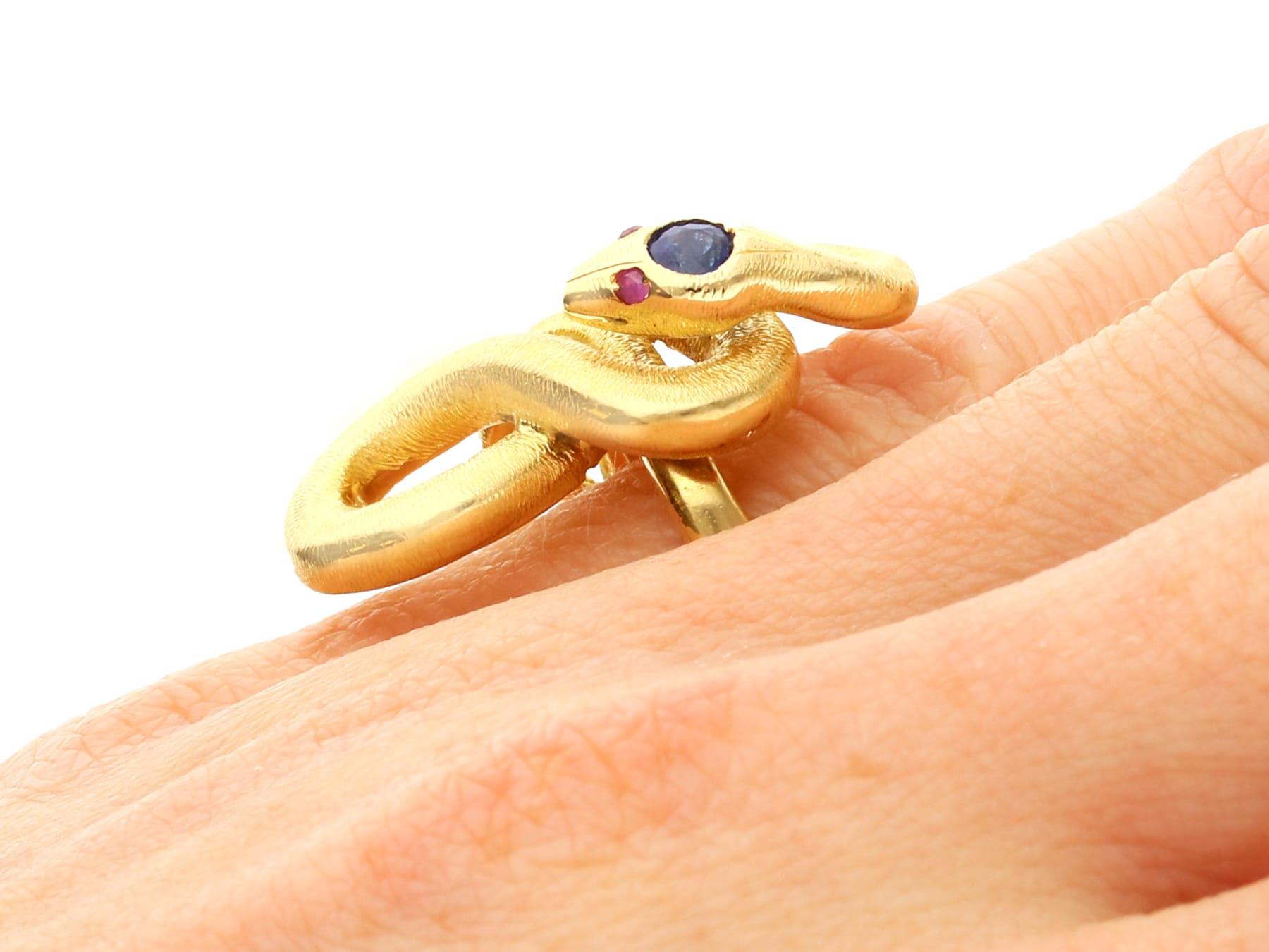 Vintage Sapphire and Ruby 18k Yellow Gold Snake Ring 1950 For Sale 5