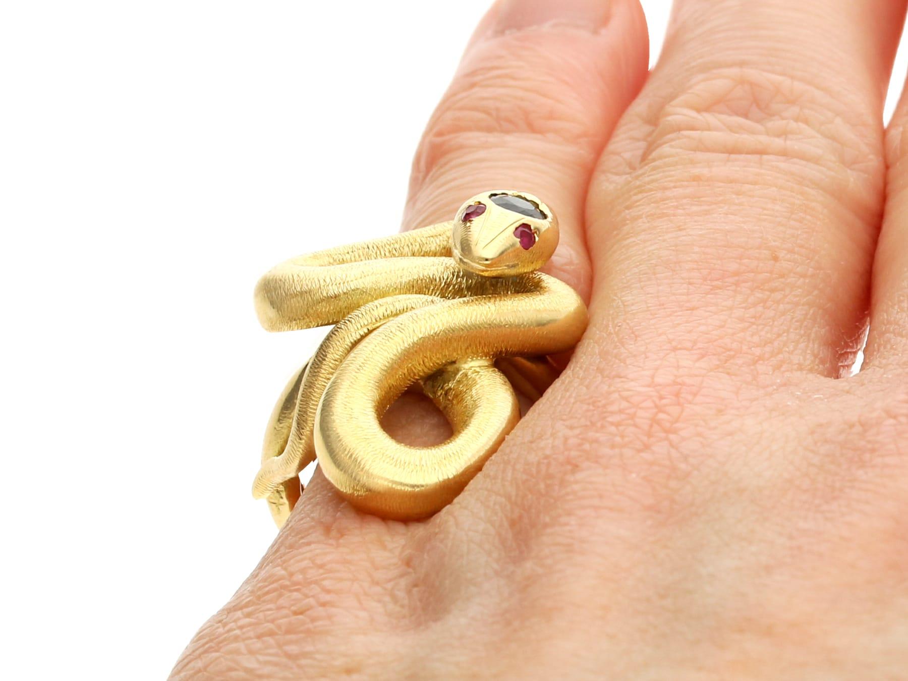 Vintage Sapphire and Ruby 18k Yellow Gold Snake Ring 1950 For Sale 6
