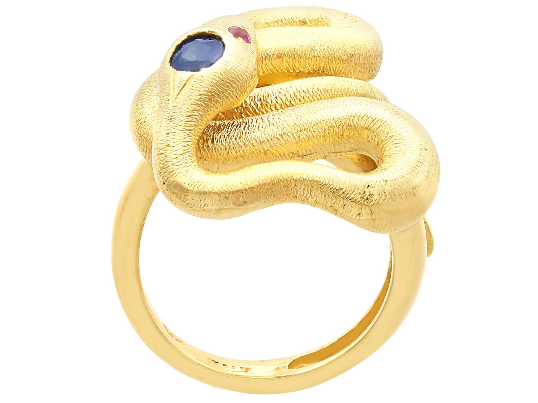 Women's or Men's Vintage Sapphire and Ruby 18k Yellow Gold Snake Ring 1950 For Sale