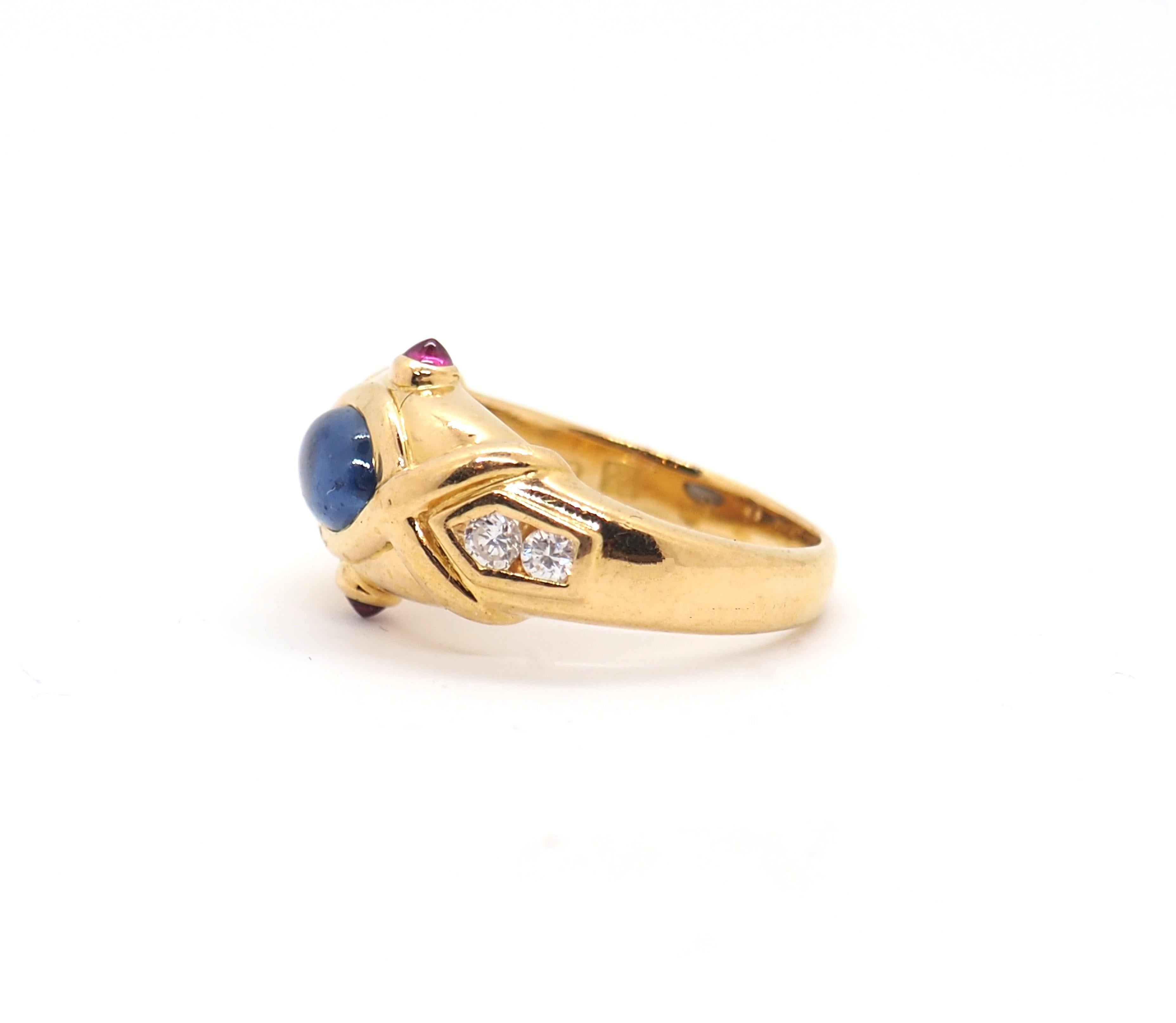 Vintage Sapphire Avakian House 18K Yellow Gold Ring In Excellent Condition For Sale In Geneva, CH