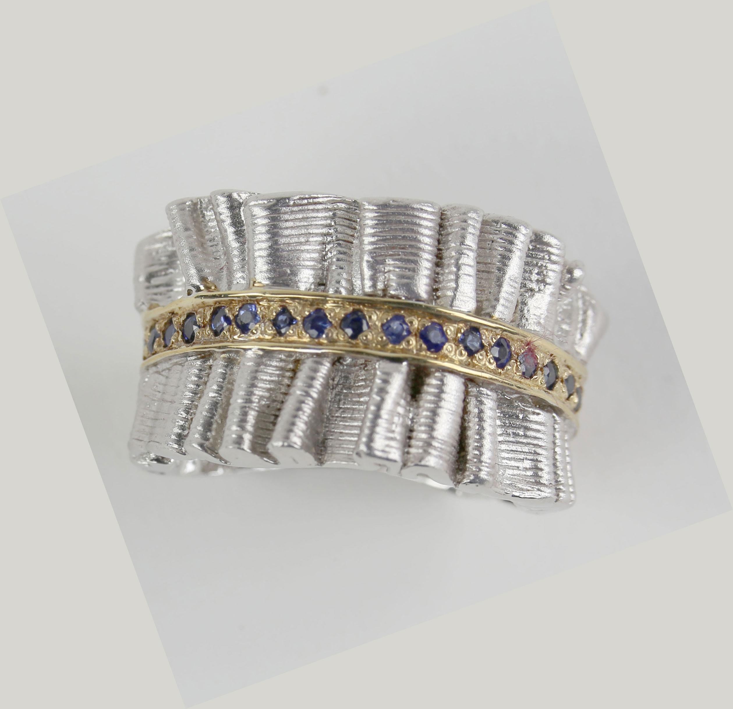 Vintage Sapphire Band 14K Gold Accents Sterling Silver Ring Estate Fine Jewelry In New Condition In Montreal, QC