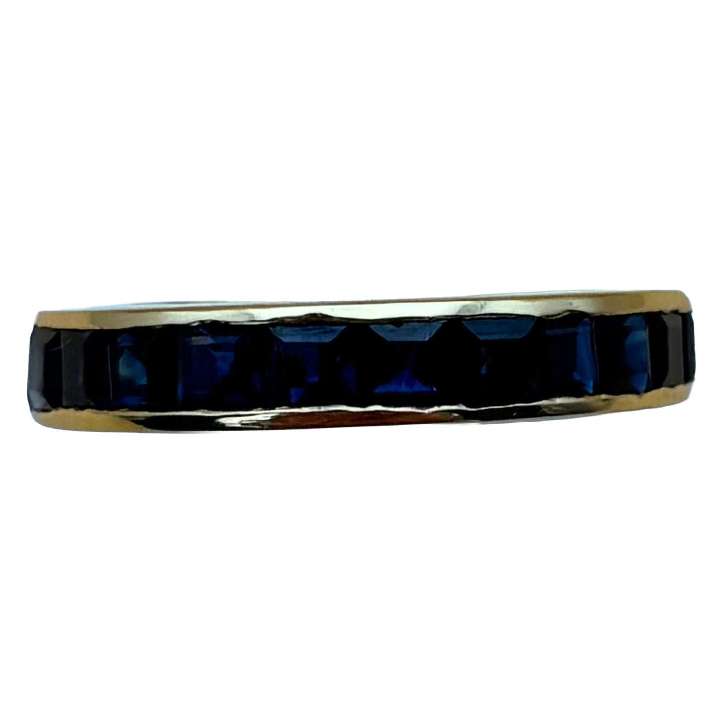 Vintage Sapphire Band Ring in 18K Yellow Gold in vendita