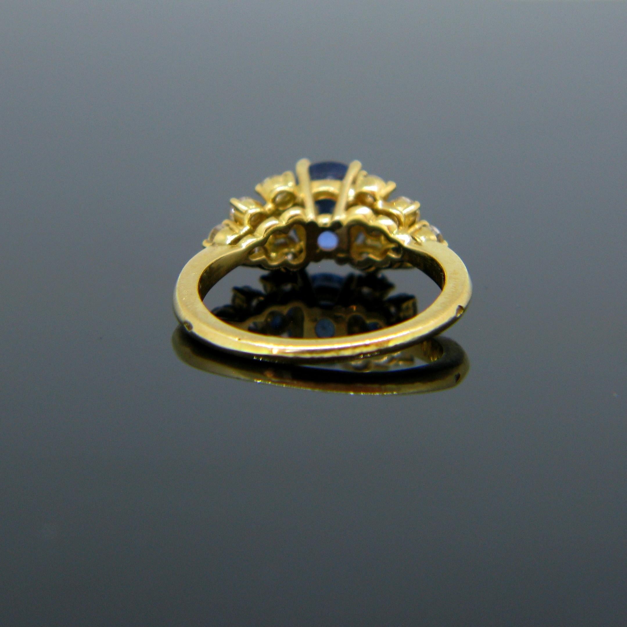 Women's or Men's Vintage Sapphire Ceylon No Heat Diamonds Yellow Gold Ring