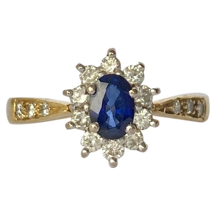 Vintage Sapphire Diamond 18 Carat Yellow Gold Cluster Ring