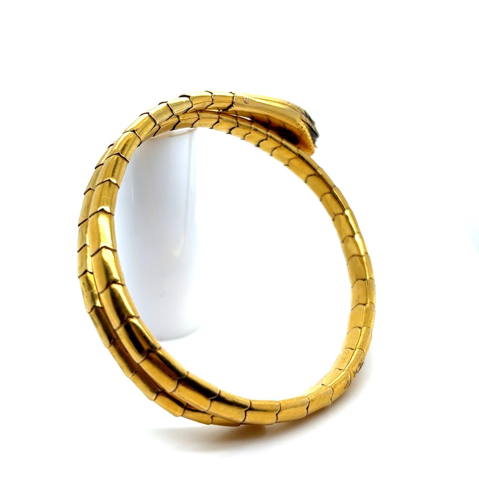 Cushion Cut Vintage Sapphire Diamond 18 Karat Yellow Gold Snake Flexible Bracelet For Sale