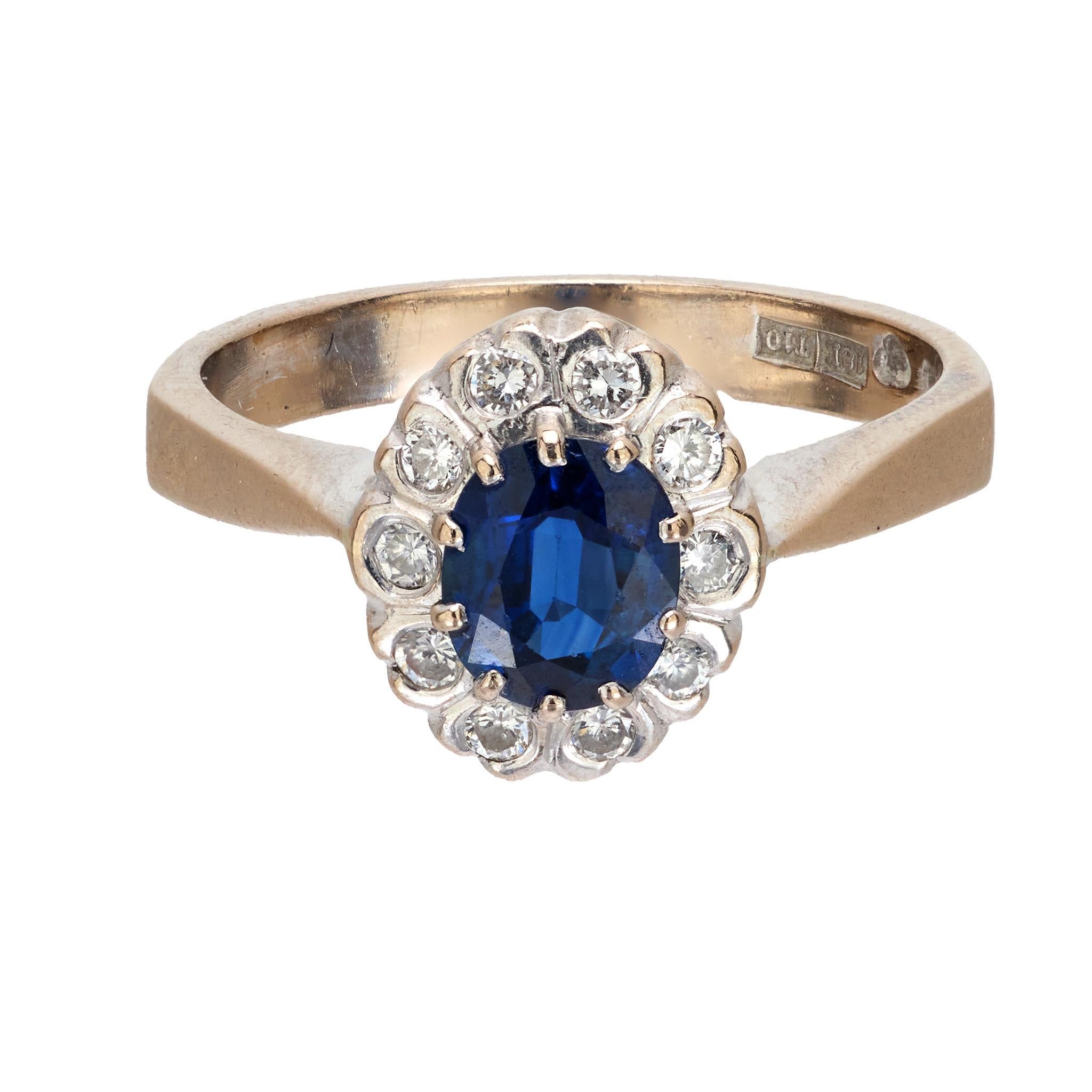 Vintage Saphir-Diamant-Cluster-Ring aus 18 Karat Weißgold (Moderne) im Angebot