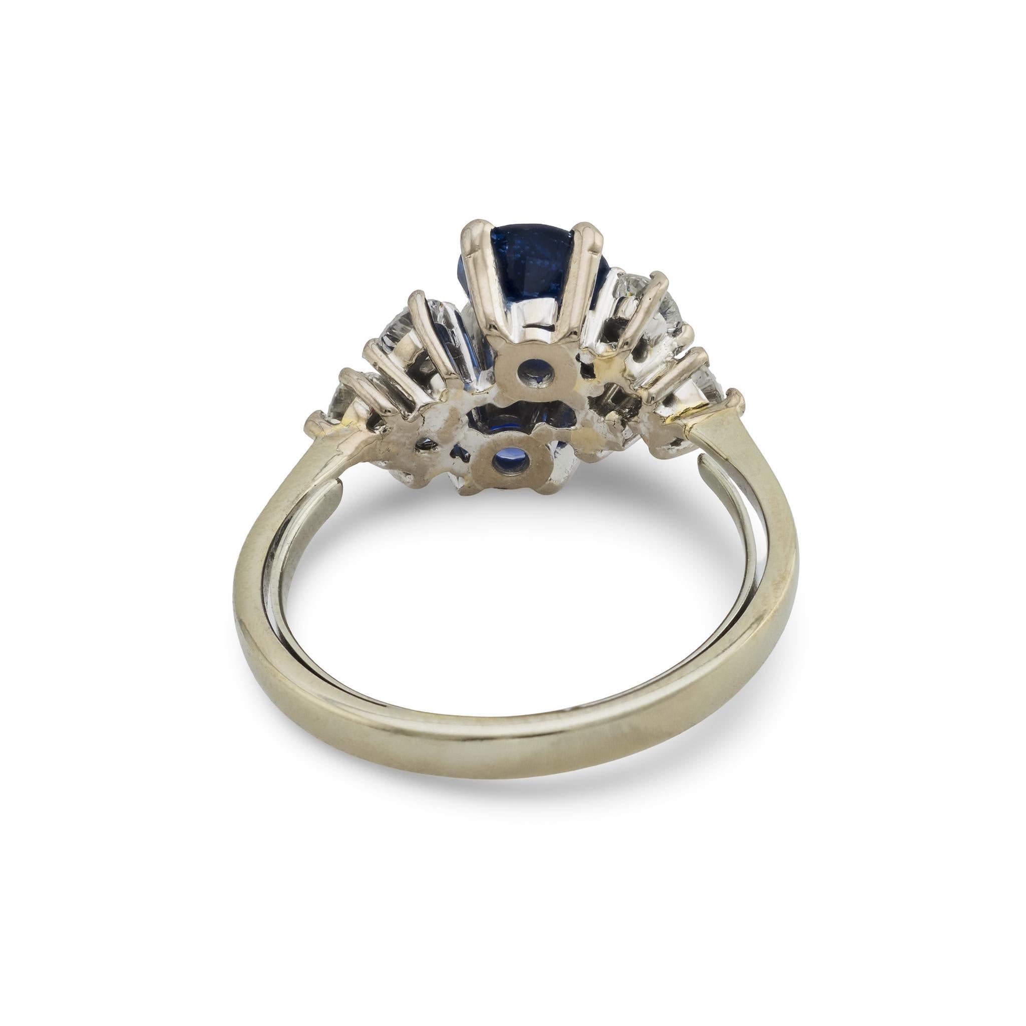 Vintage Saphir-Diamant-Ring aus 18k Weißgold im Angebot 1