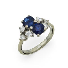 Anello vintage con zaffiro e diamante in oro bianco 18 carati