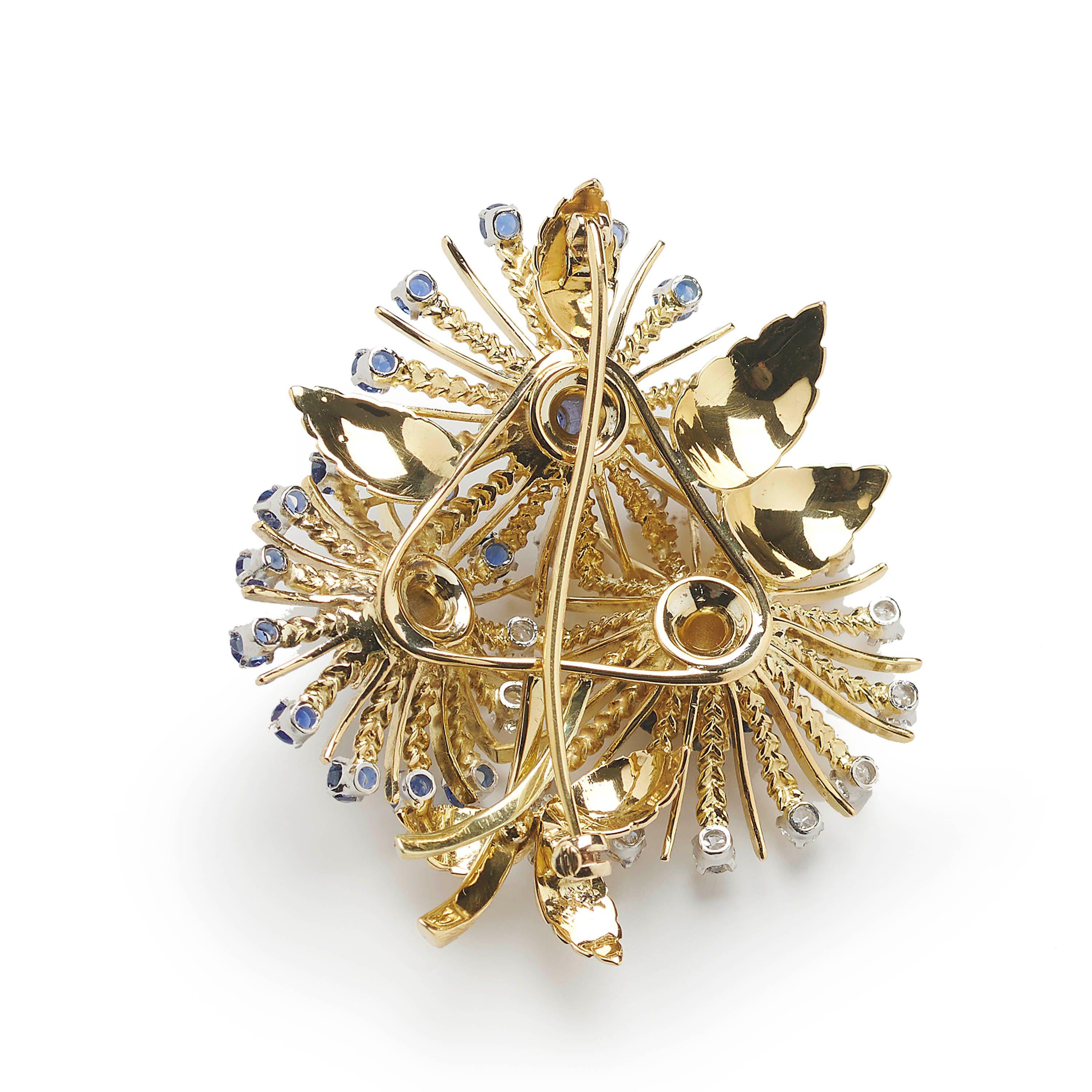 Brilliant Cut Vintage Sapphire, Diamond And 18 Karat Gold Brooch, Circa 1960 For Sale