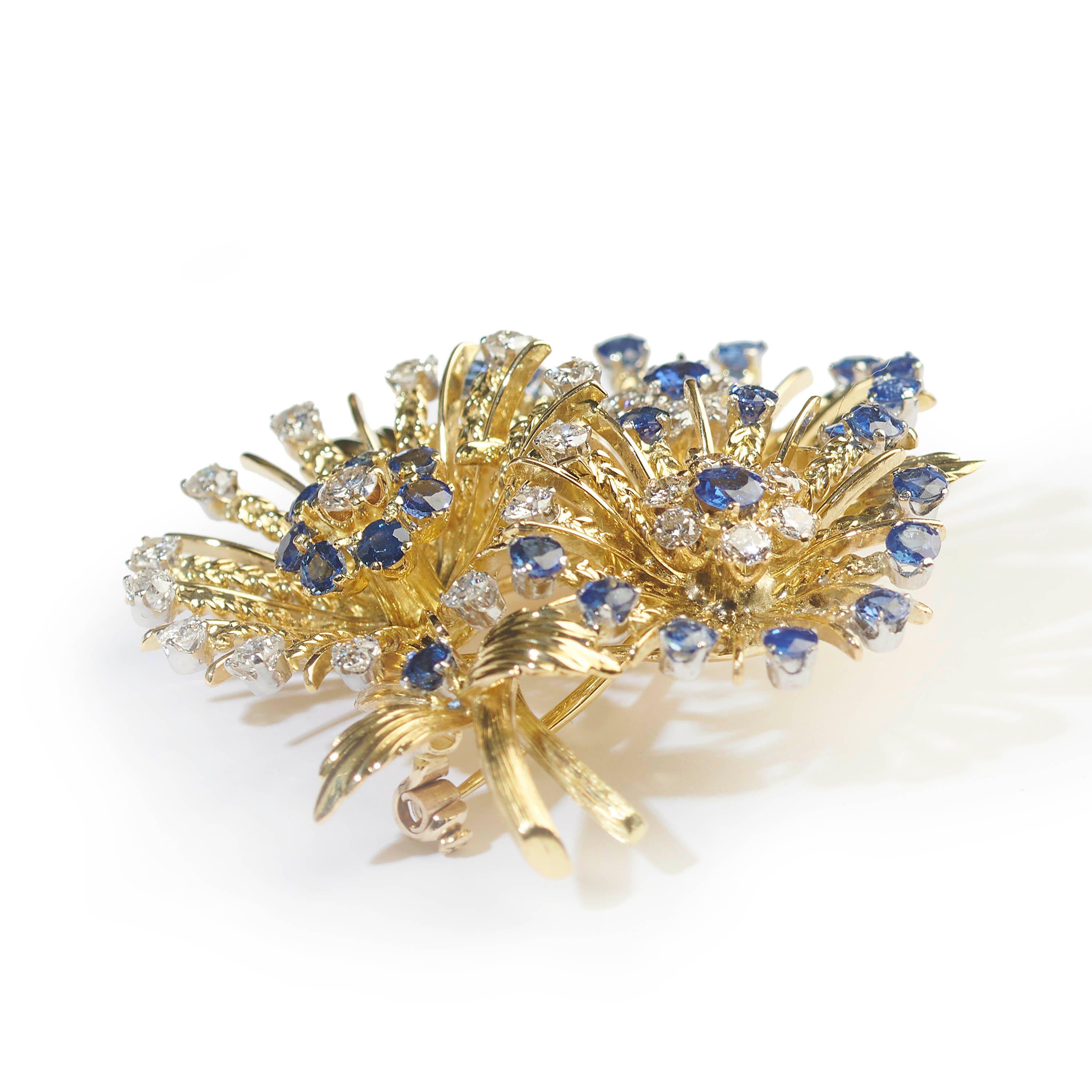 Women's Vintage Sapphire, Diamond And 18 Karat Gold Brooch, Circa 1960 For Sale