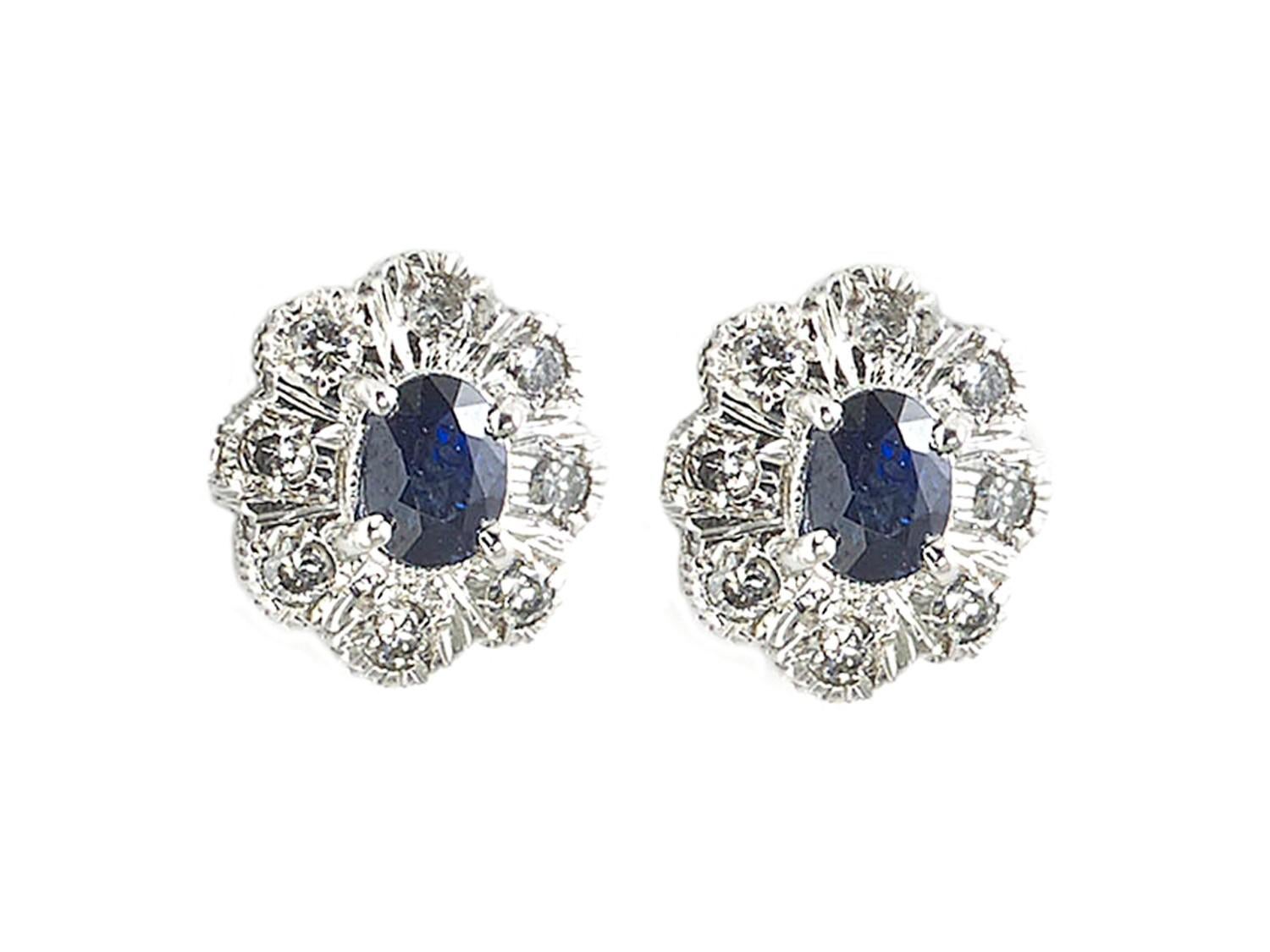 Donna Orecchini a grappolo d'epoca con zaffiro, diamanti e oro bianco, Circa 1960 in vendita