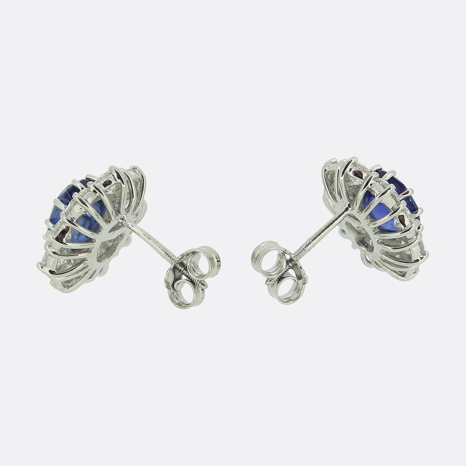 Vintage Saphir-Diamant-Cluster-Ohrringe für Damen oder Herren im Angebot