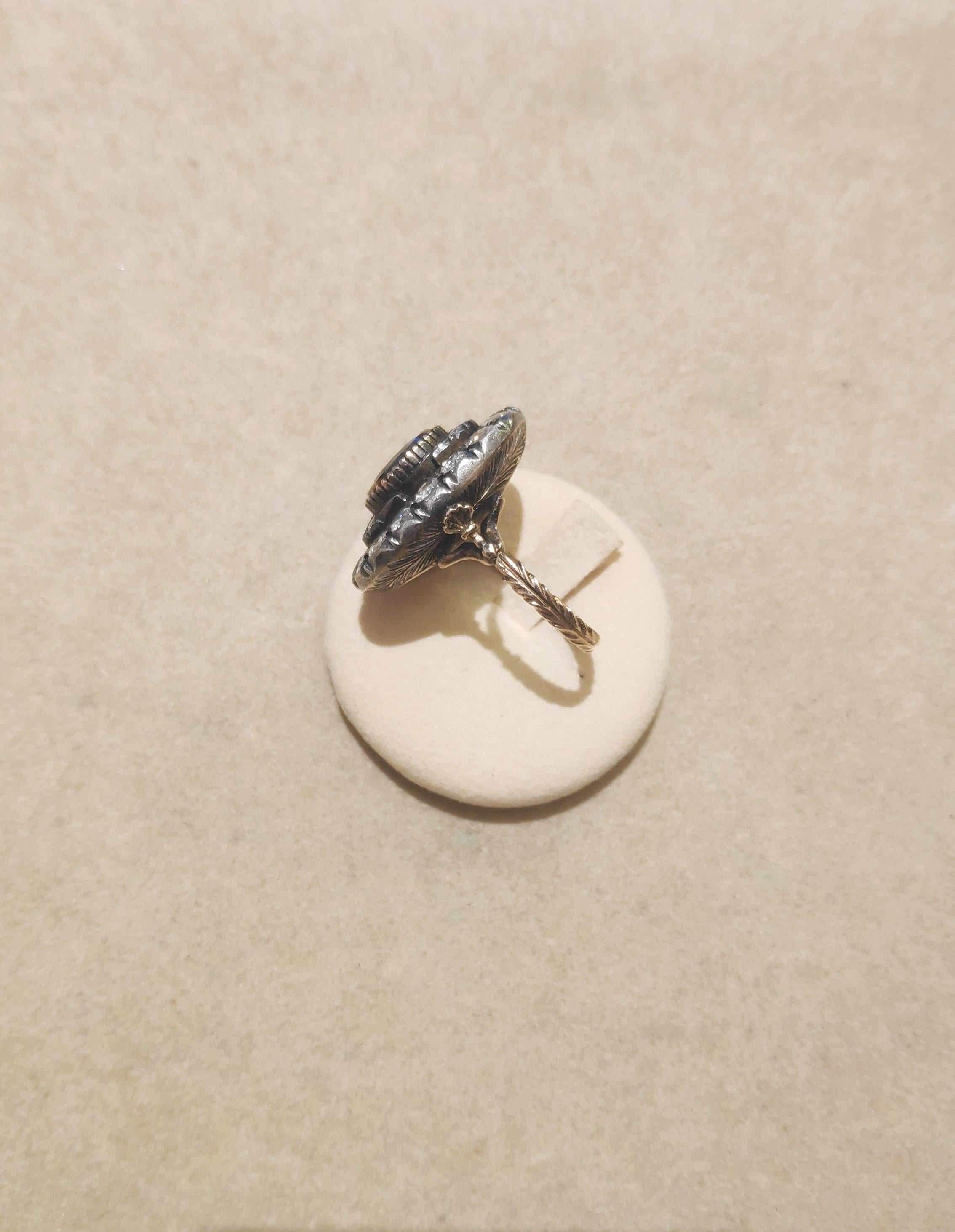 Vintage Cluster-Ring mit Saphiren und Diamanten im Zustand „Hervorragend“ im Angebot in Palermo, IT