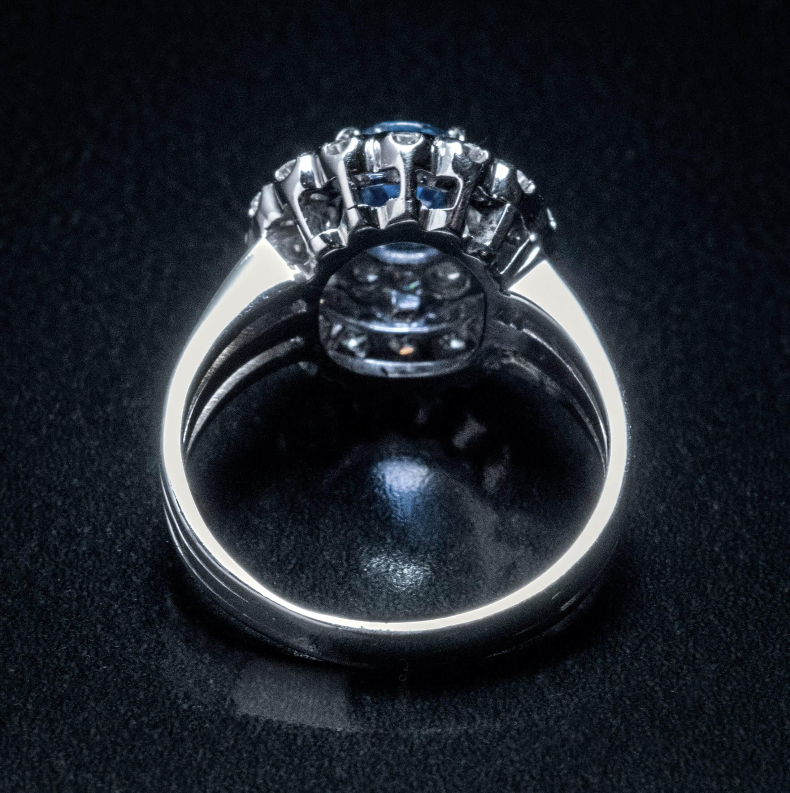 Verlobungsring mit Vintage-Saphir und Diamant mit doppeltem Halo im Zustand „Hervorragend“ im Angebot in Chicago, IL