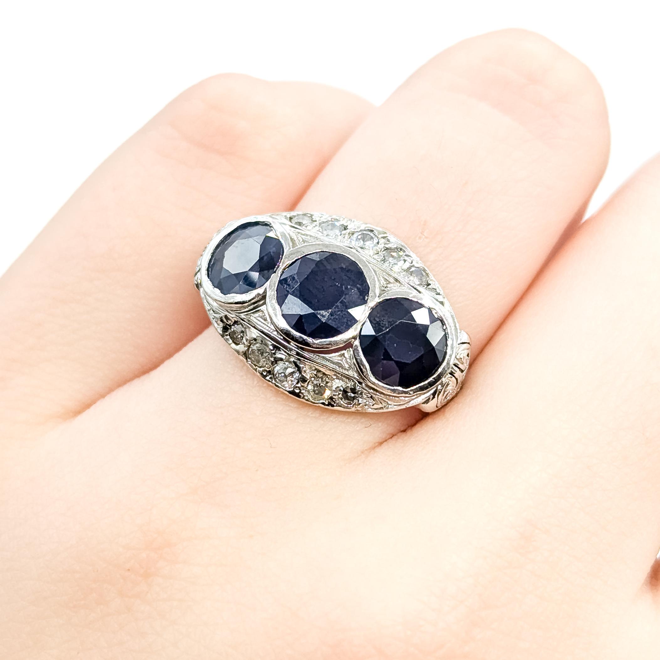 Vintage Sapphire & Diamond Filigree Ring in Platinum Pour femmes en vente