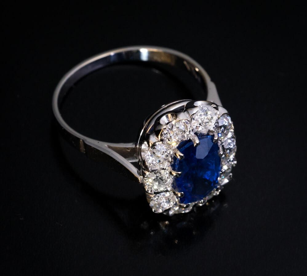 Vintage Sapphire Diamond Gold Engagement Ring 1