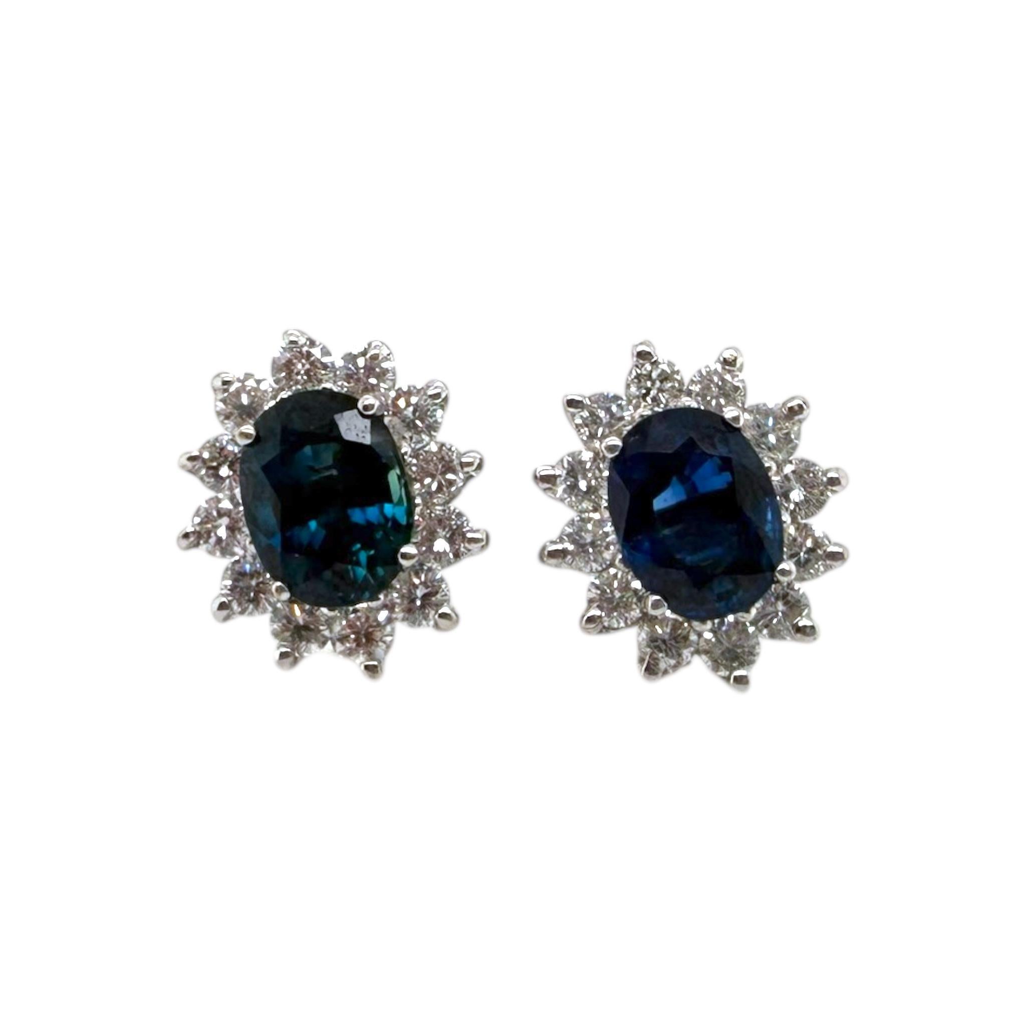 Vintage Saphir & Diamant Halo-Ohrringe 18K Weißgold im Zustand „Hervorragend“ im Angebot in Montgomery, AL