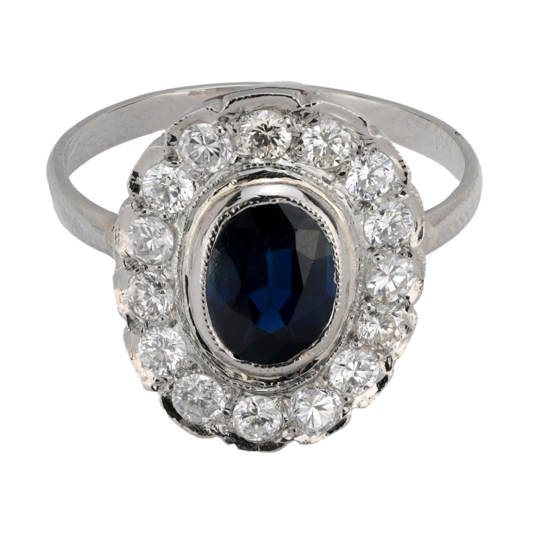 Vintage Saphir-Diamant-Platin-Cluster-Ring (Moderne) im Angebot