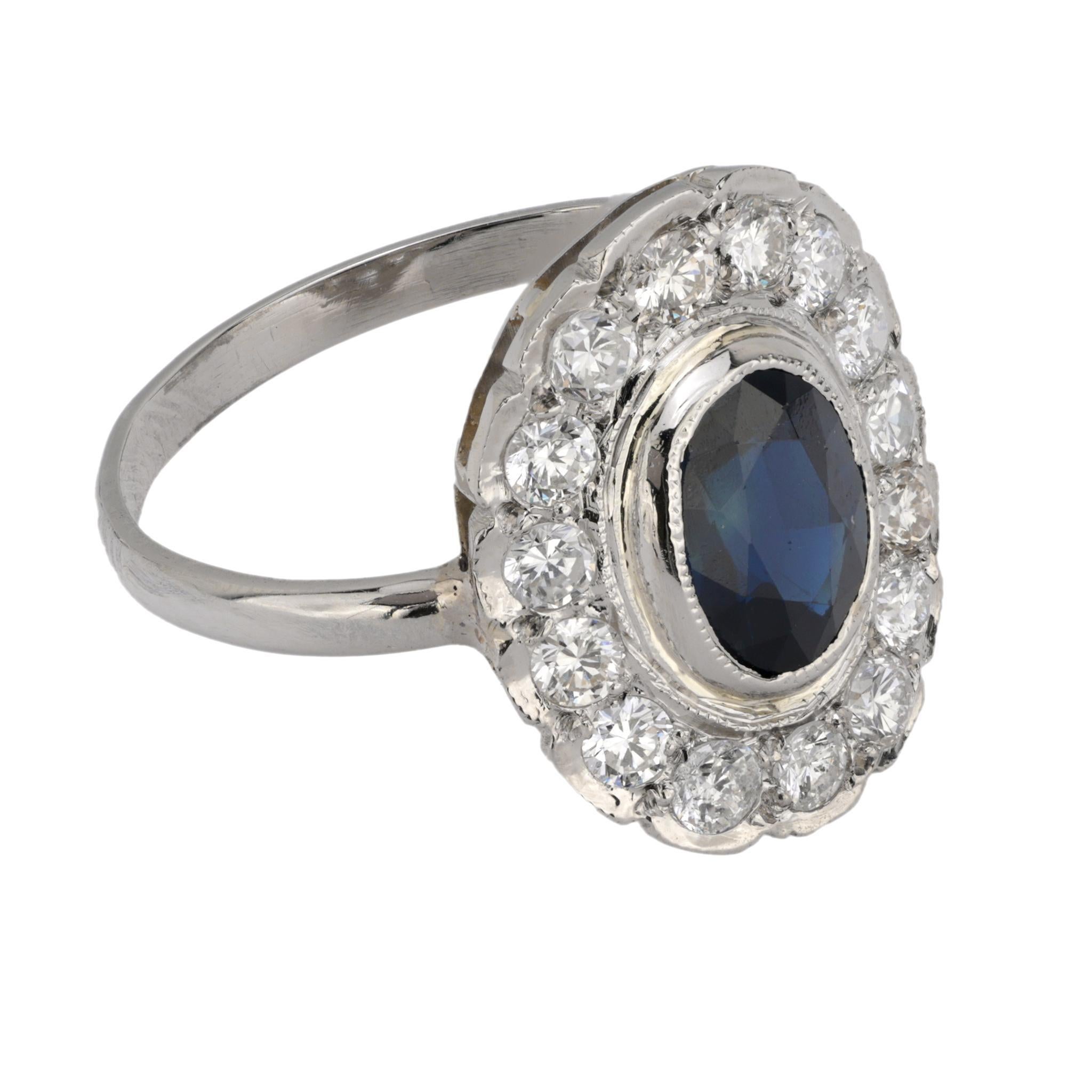 Vintage Saphir-Diamant-Platin-Cluster-Ring im Zustand „Hervorragend“ im Angebot in Beverly Hills, CA