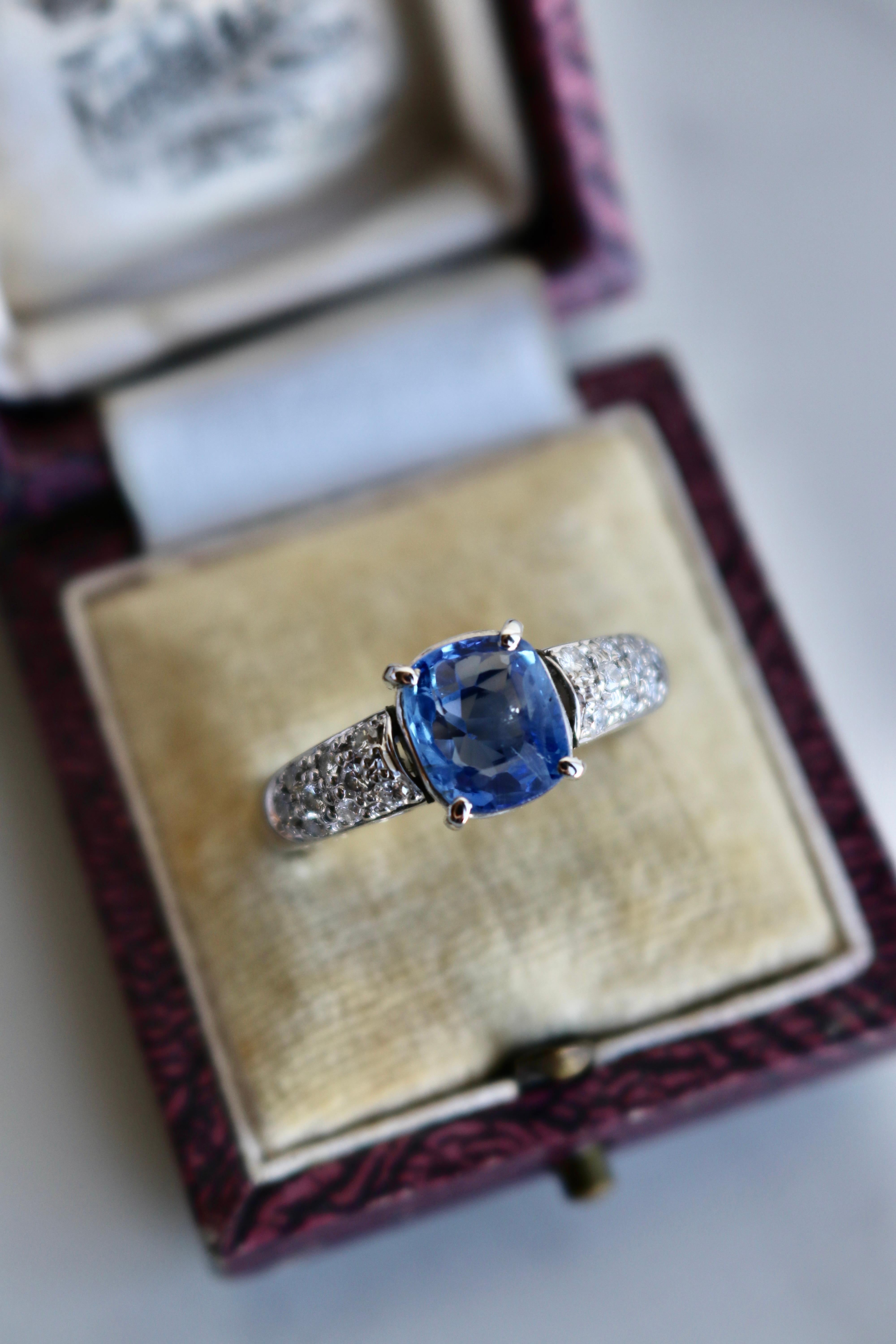 Women's or Men's Vintage Sapphire Diamond Platinum Ring For Sale