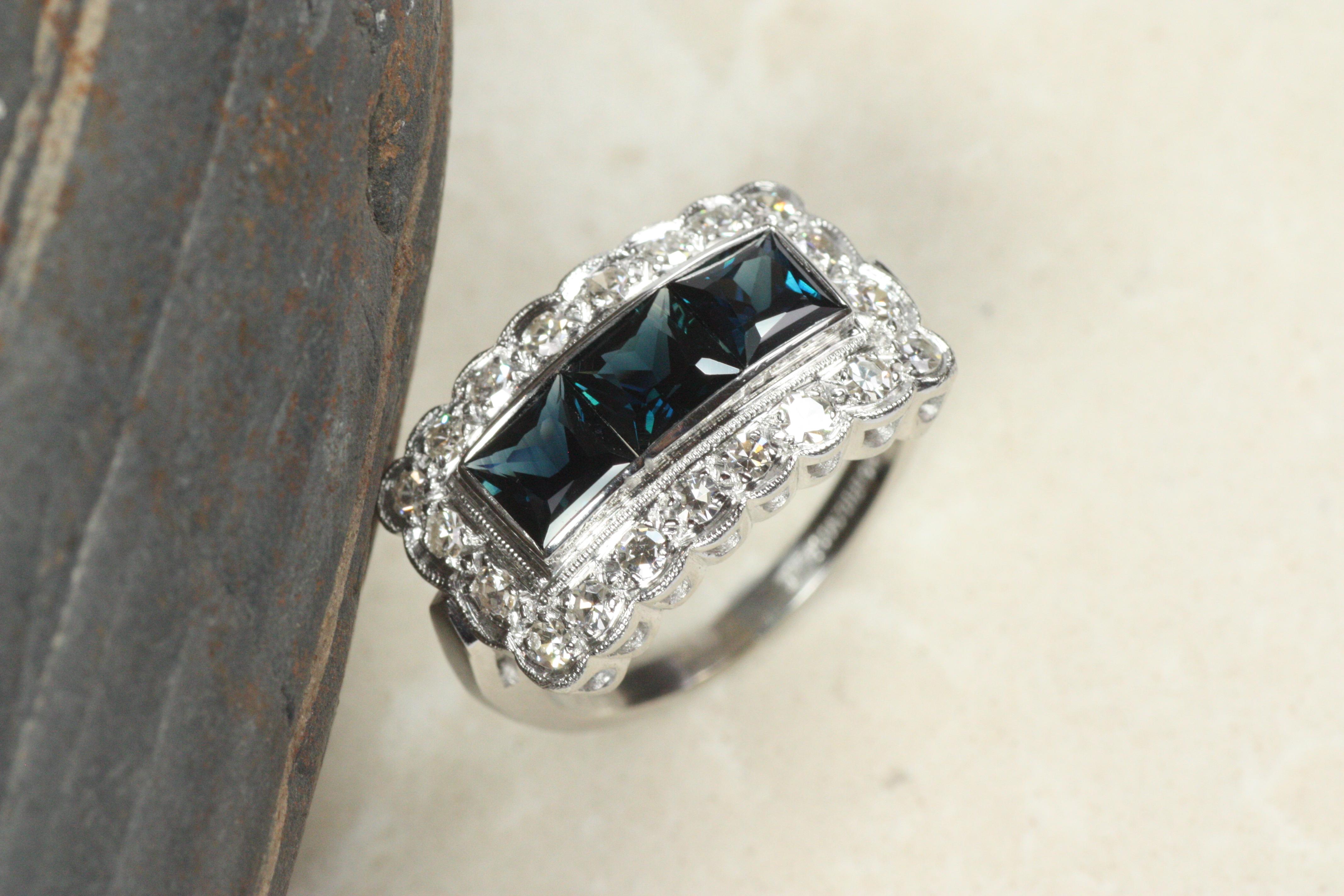Vintage Saphir & Diamant Rechteckiger Cocktail Ring - Platin (Carréeschliff) im Angebot
