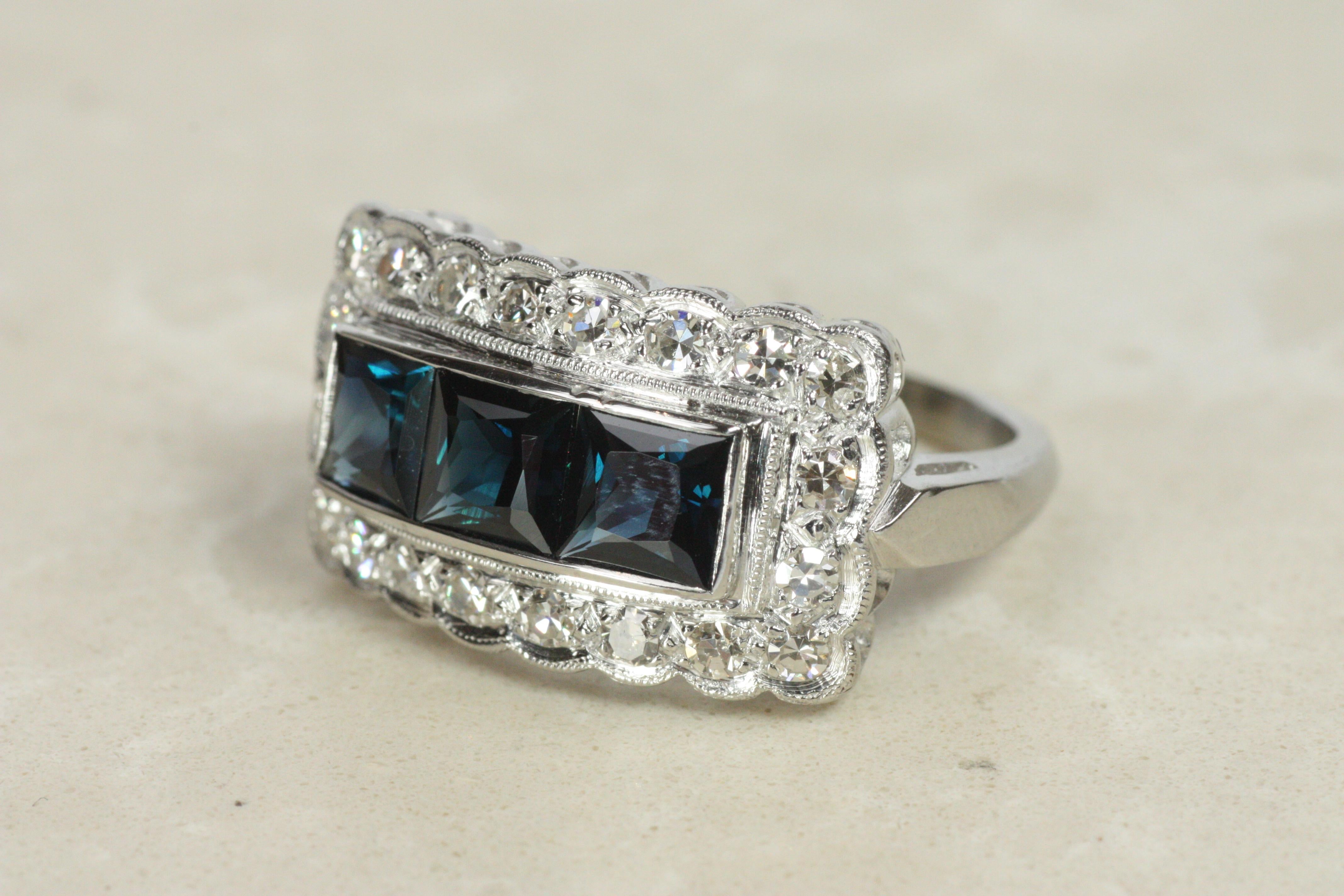 Vintage Saphir & Diamant Rechteckiger Cocktail Ring - Platin im Angebot 2