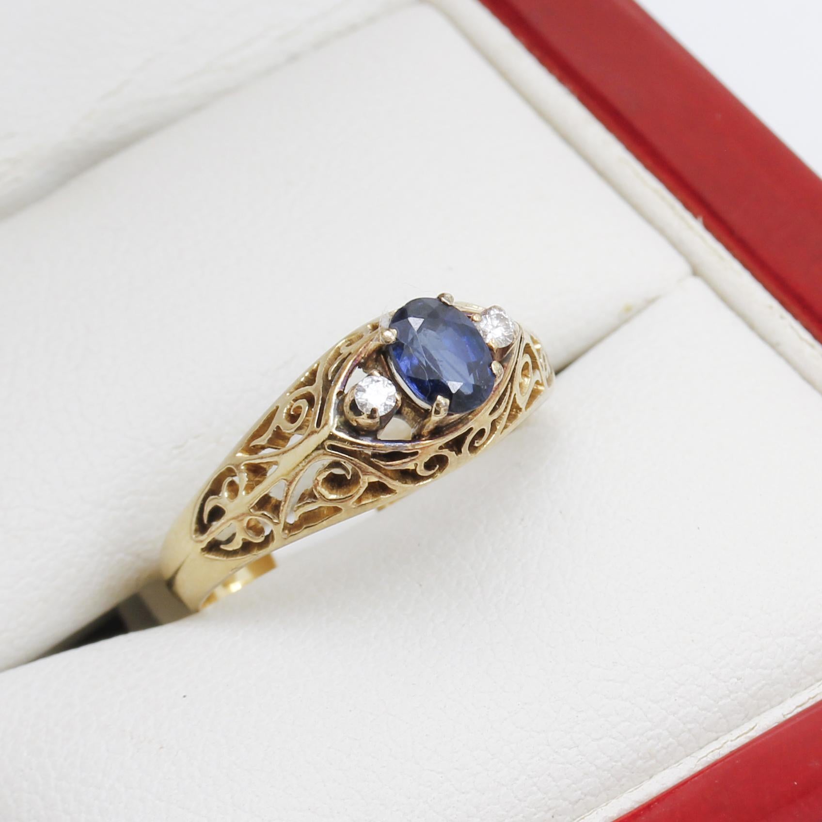 Art Deco Vintage Sapphire & Diamond set Yellow Gold, Filigree Engagement Ring For Sale