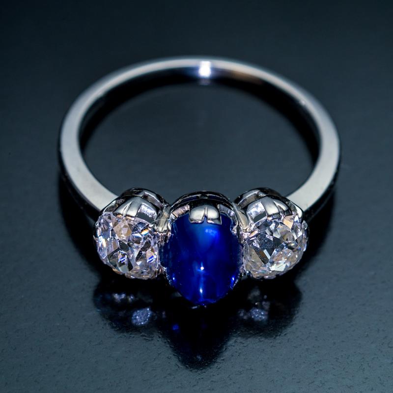 Vintage Sapphire Diamond Three-Stone Platinum Engagement Ring In Excellent Condition In Chicago, IL
