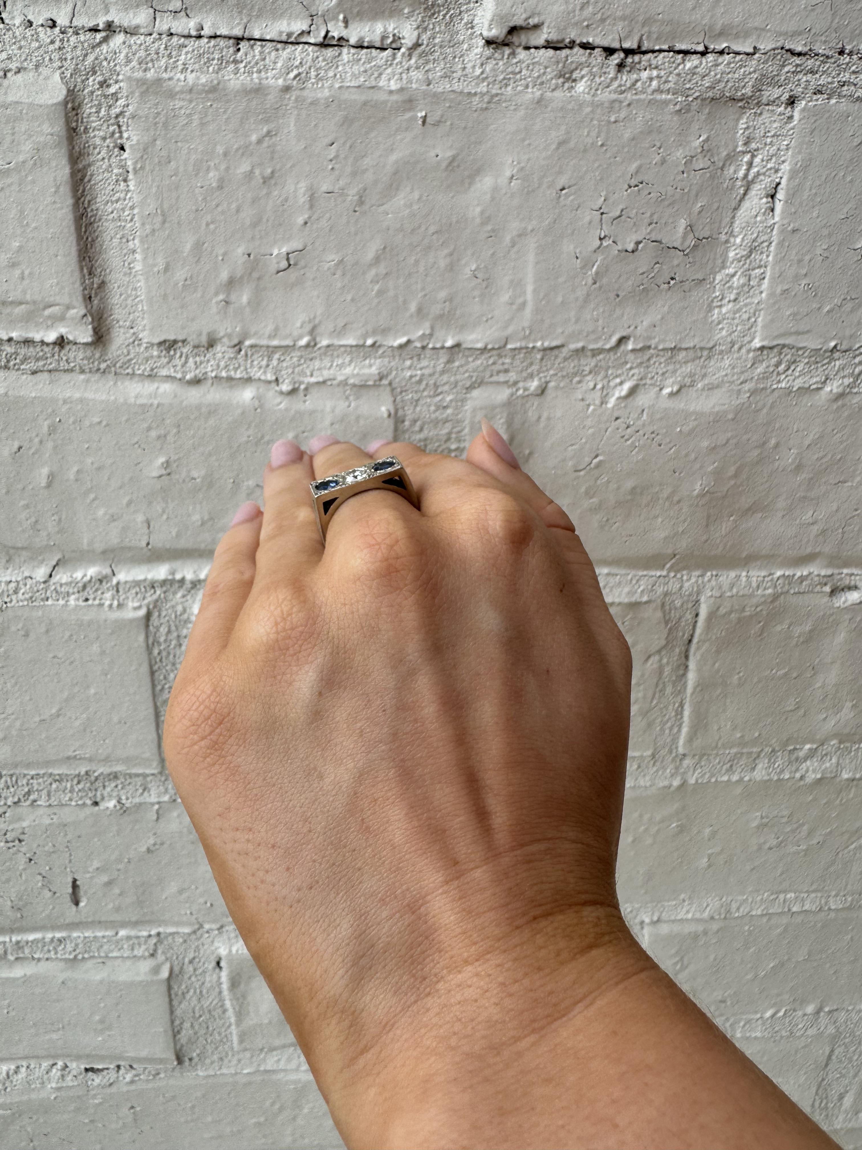 Vintage Sapphire & Diamond Three Stone Ring In Good Condition For Sale In Montgomery, AL