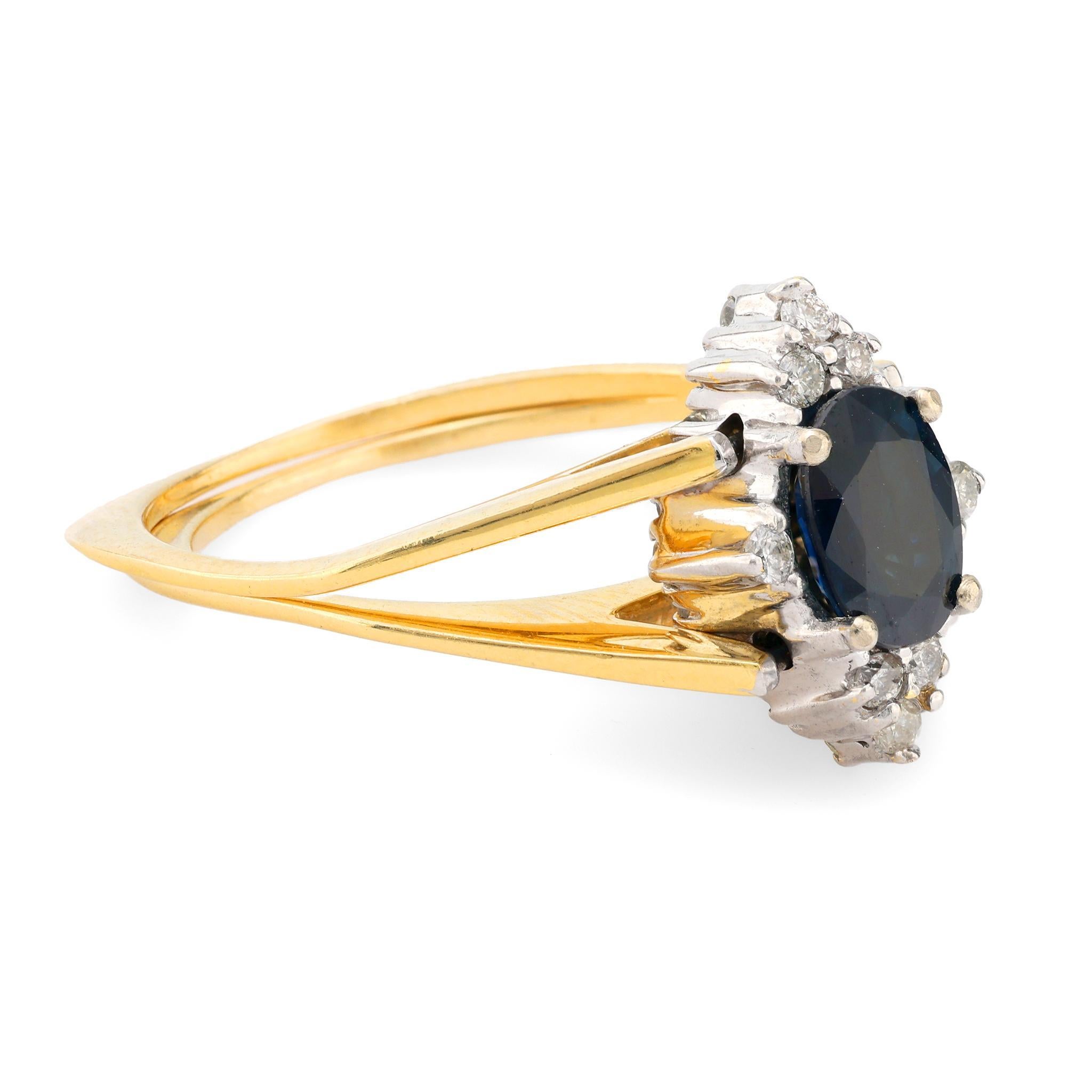 Modern Vintage sapphire diamond yellow and white gold flip ring For Sale