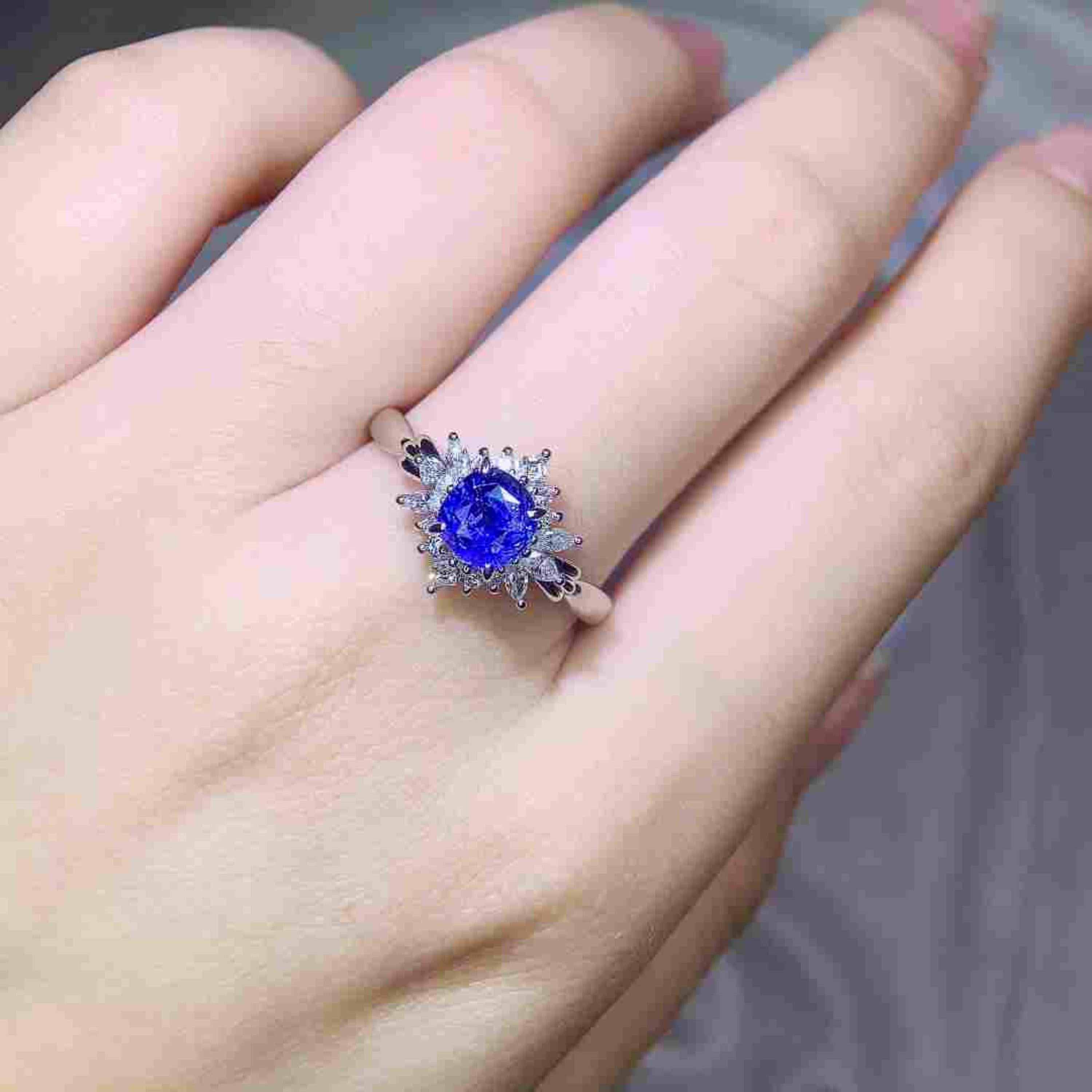 For Sale:  Vintage Sapphire Engagement Ring, Antique Natural Sapphire Wedding Ring 4