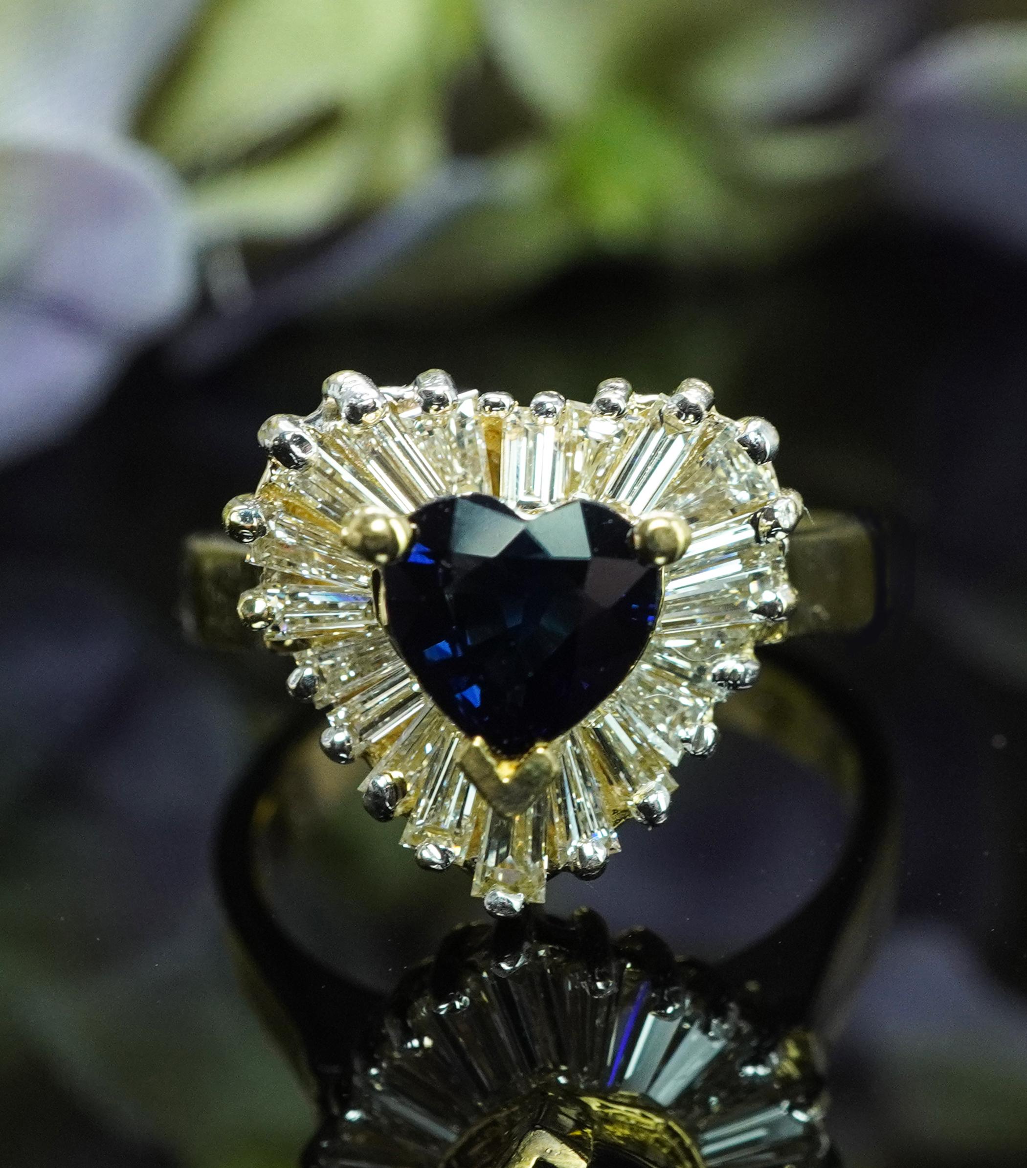 Vintage Saphir Herz Baguette Diamant 18K Gold Estate Ballerina Ring High End Vintage (Herzschliff) im Angebot