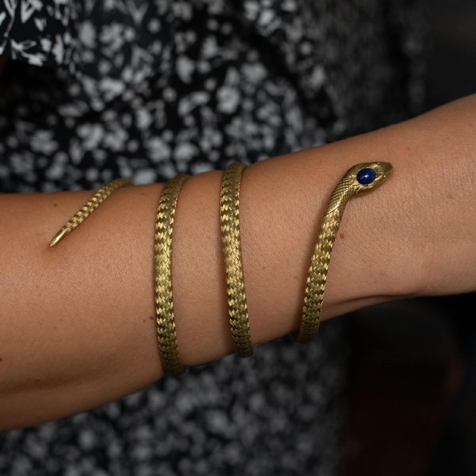 Cabochon Vintage Sapphire Ruby 18 Karat Yellow Gold Snake Triple Coil Flexible Bracelet For Sale