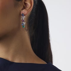 Pendientes vintage «Tutti Frutti» de platino con zafiros, rubíes, esmeraldas y diamantes