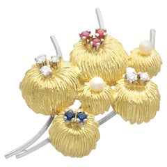 Broche vintage en or jaune 18 carats avec saphir, rubis, perle et diamants