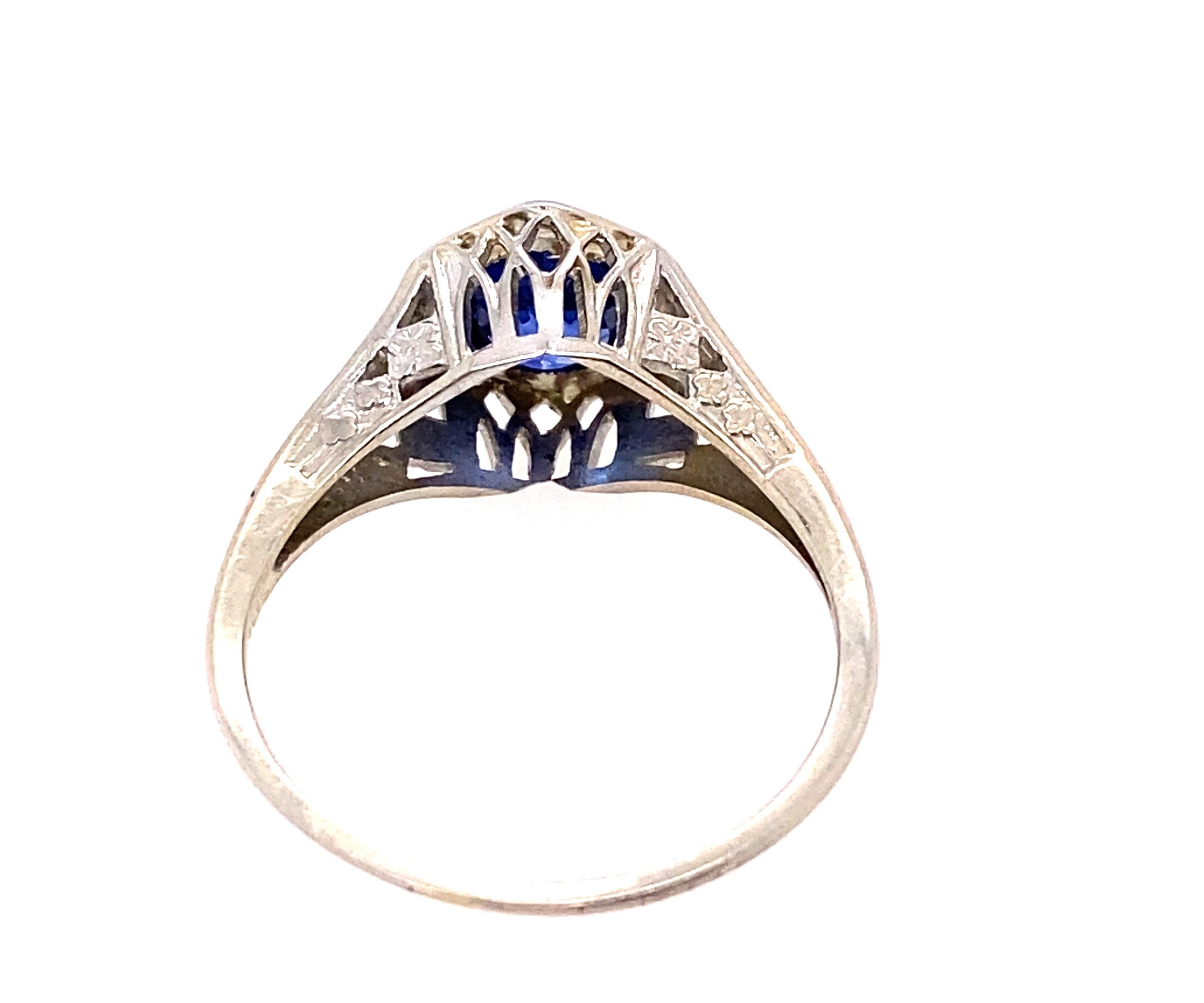 Vintage Sapphire Solitaire Engagement Ring .90ct Antique Deco 18K Flowers In Good Condition In Dearborn, MI