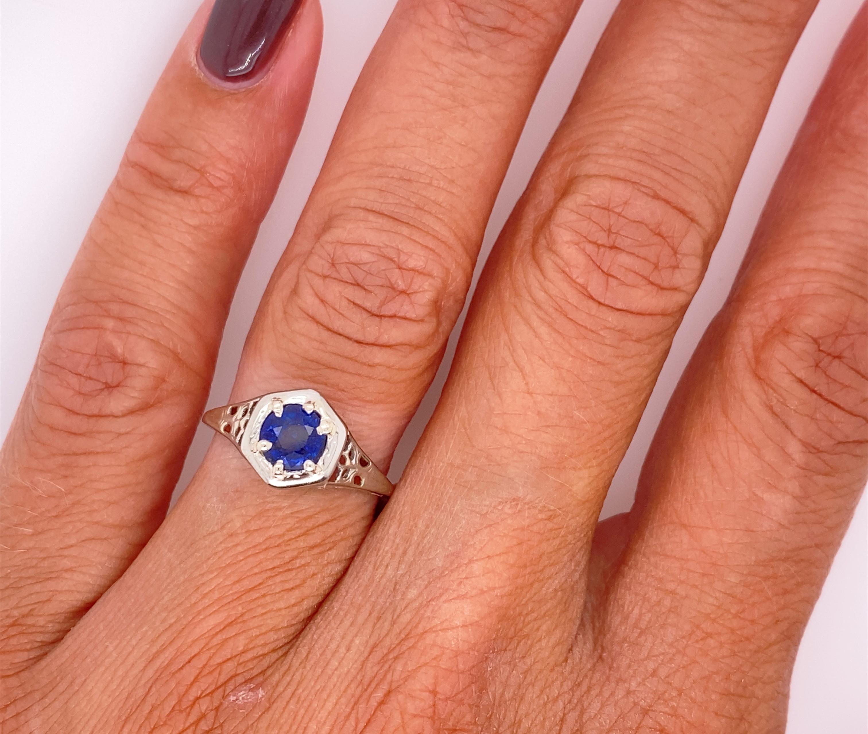 Women's Vintage Sapphire Solitaire Engagement Ring .90ct Antique Deco 18K Flowers