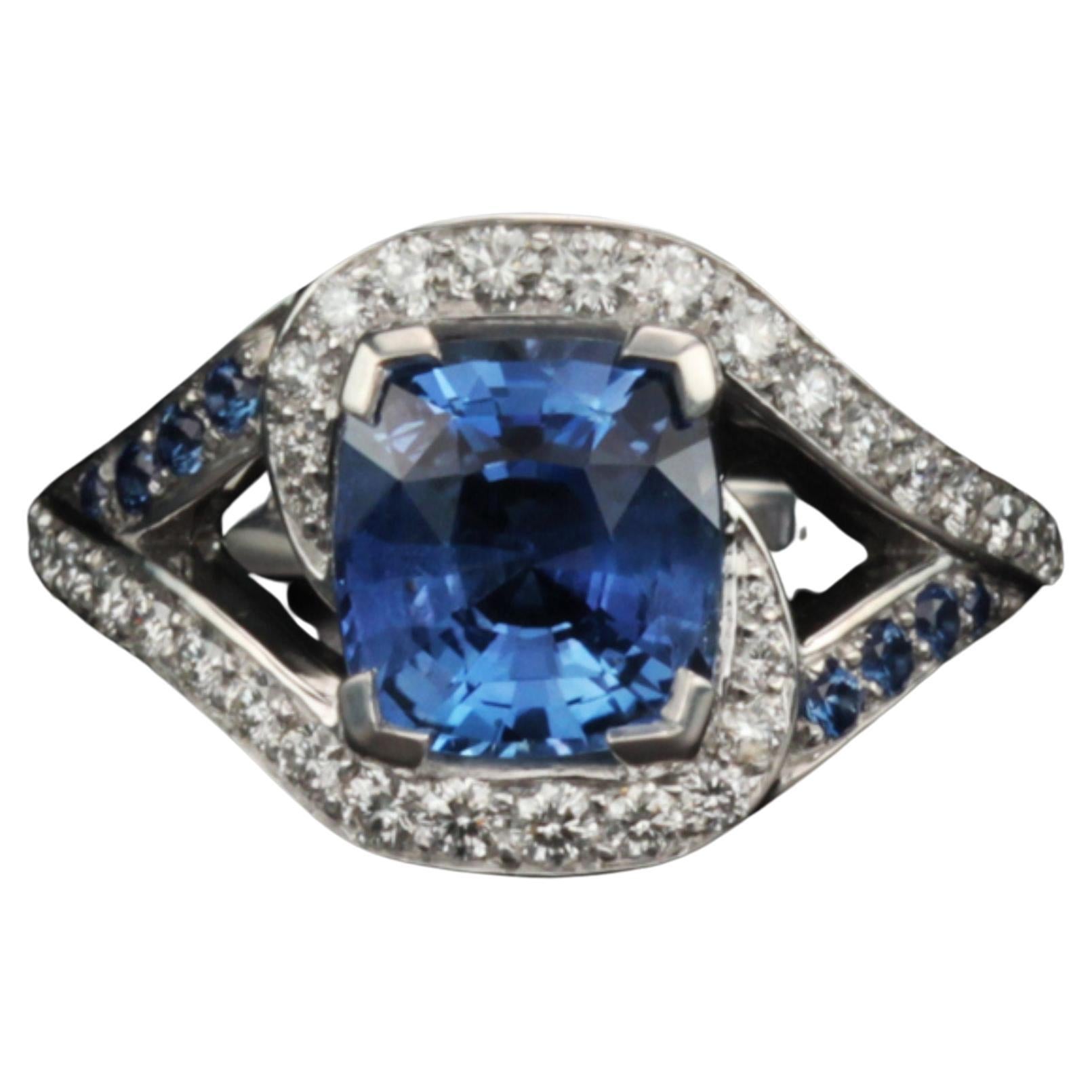 Customizable Vintage Sapphire Engagement Ring, Antique Natural Sapphire Wedding Ring For Sale at