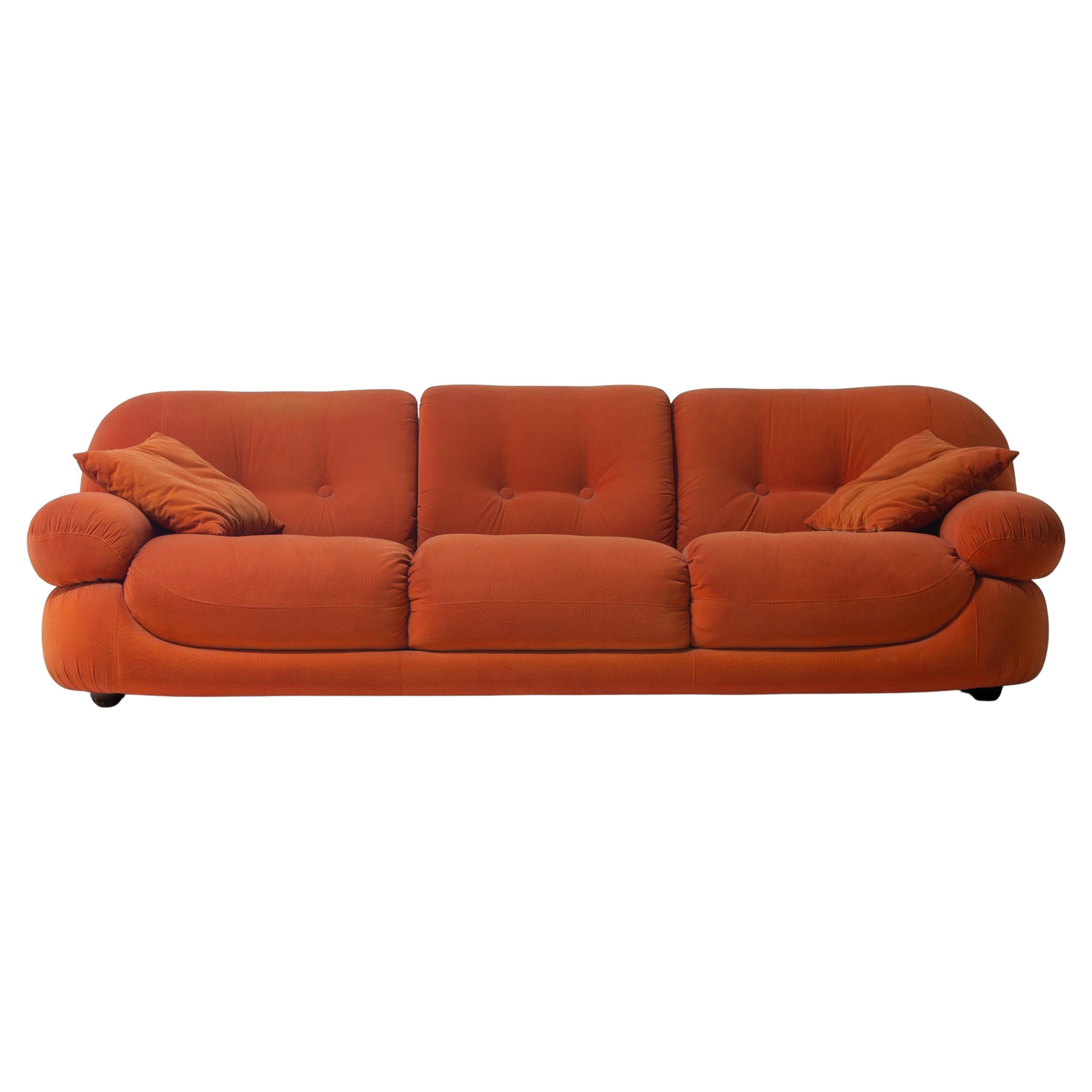 Vintage 
Sapporo
 3-Sitzer Sofa in Wildleder von Mobil Girgi, 1970er Jahre