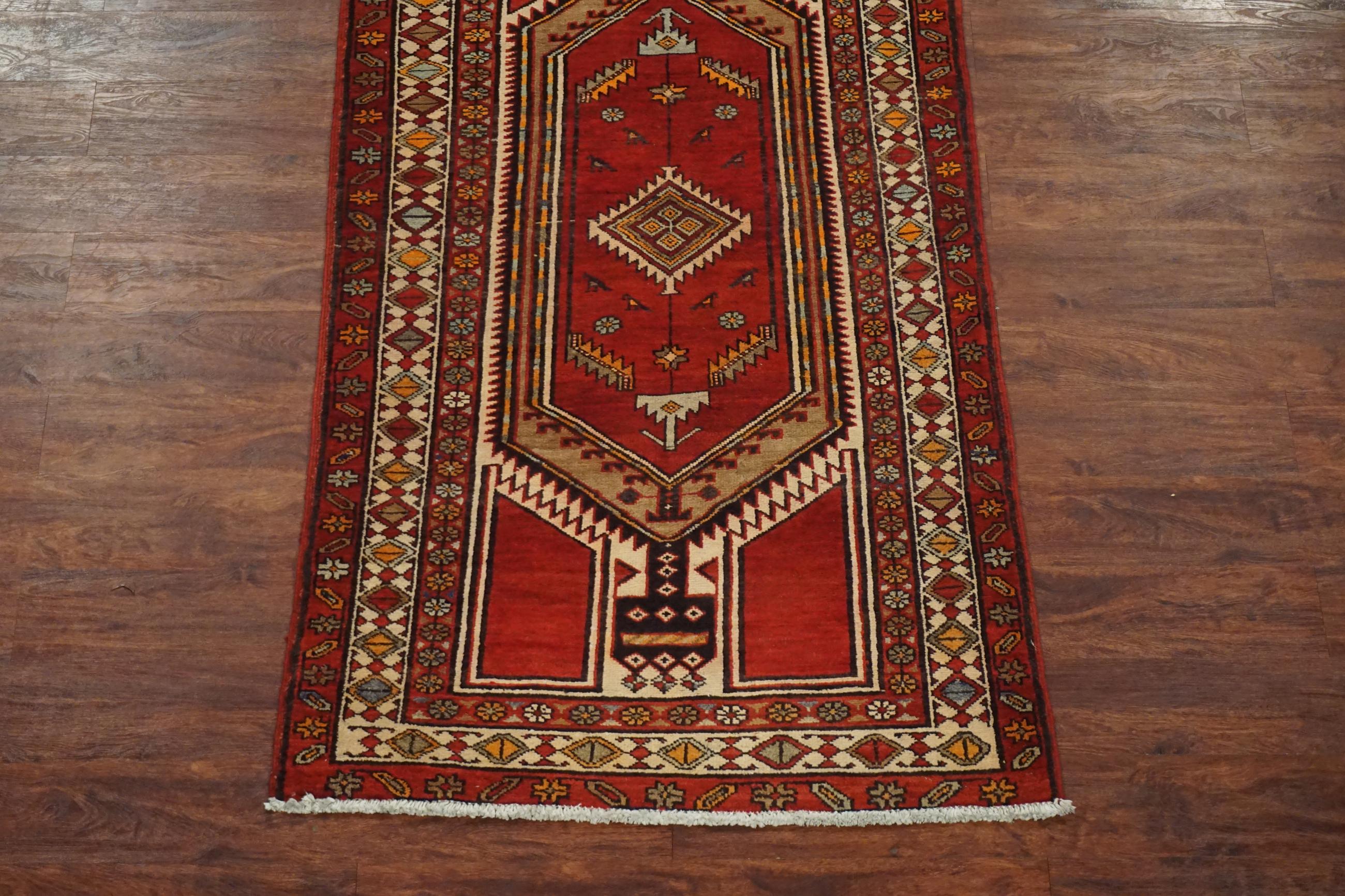 Sarab Heriz vintage con motivo di uccelli In condizioni ottime in vendita a Laguna Hills, CA