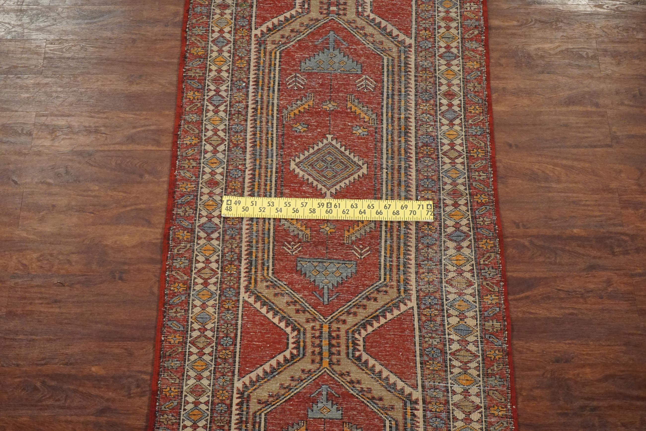 Metà XX secolo Sarab Heriz vintage con motivo di uccelli in vendita