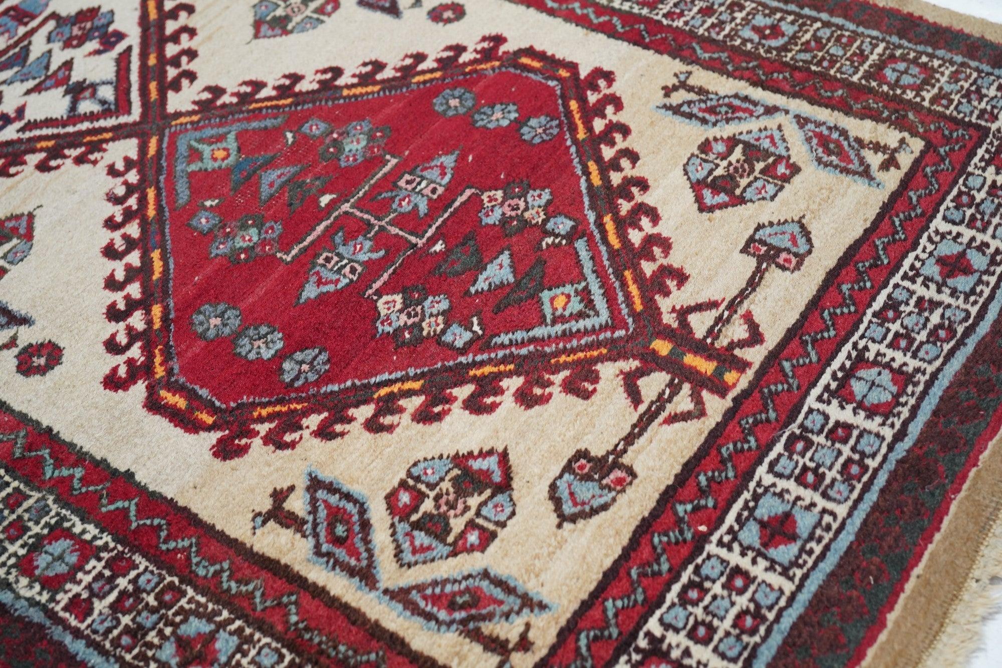 Vintage Sarab Runner 3'0'' x 11'2'' In condizioni buone in vendita a New York, NY