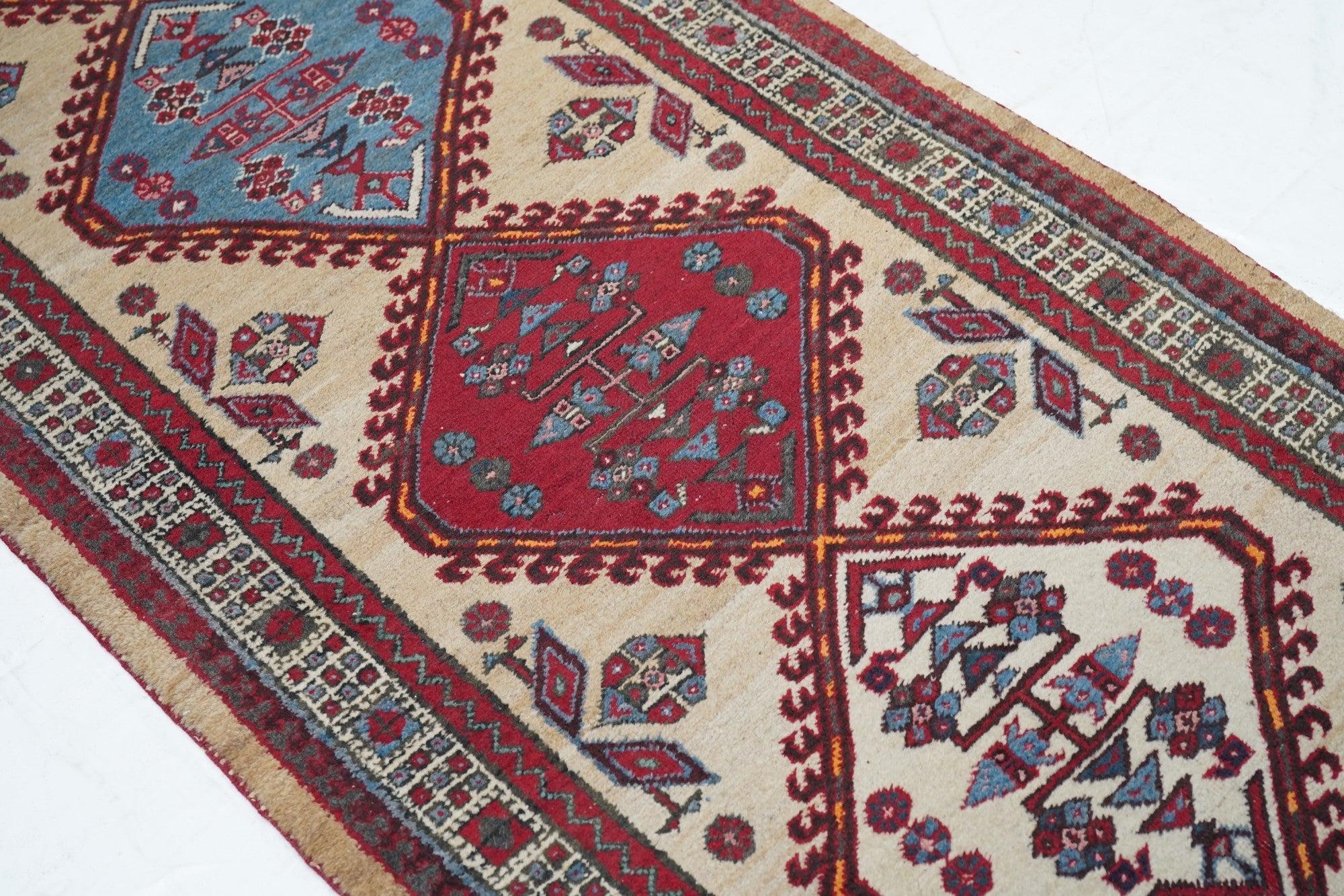 XX secolo Vintage Sarab Runner 3'0'' x 11'2'' in vendita