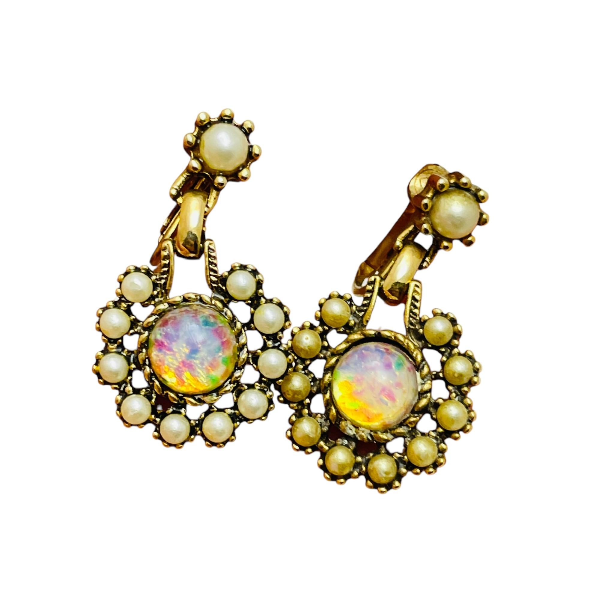 Women's Vintage SARAH COVENTRY signed gold tone faux pearl drop earrings For Sale