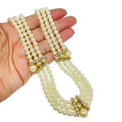 Vintage SARAH COVENTRY signed gold tone faux pearls rhinestone designer necklace