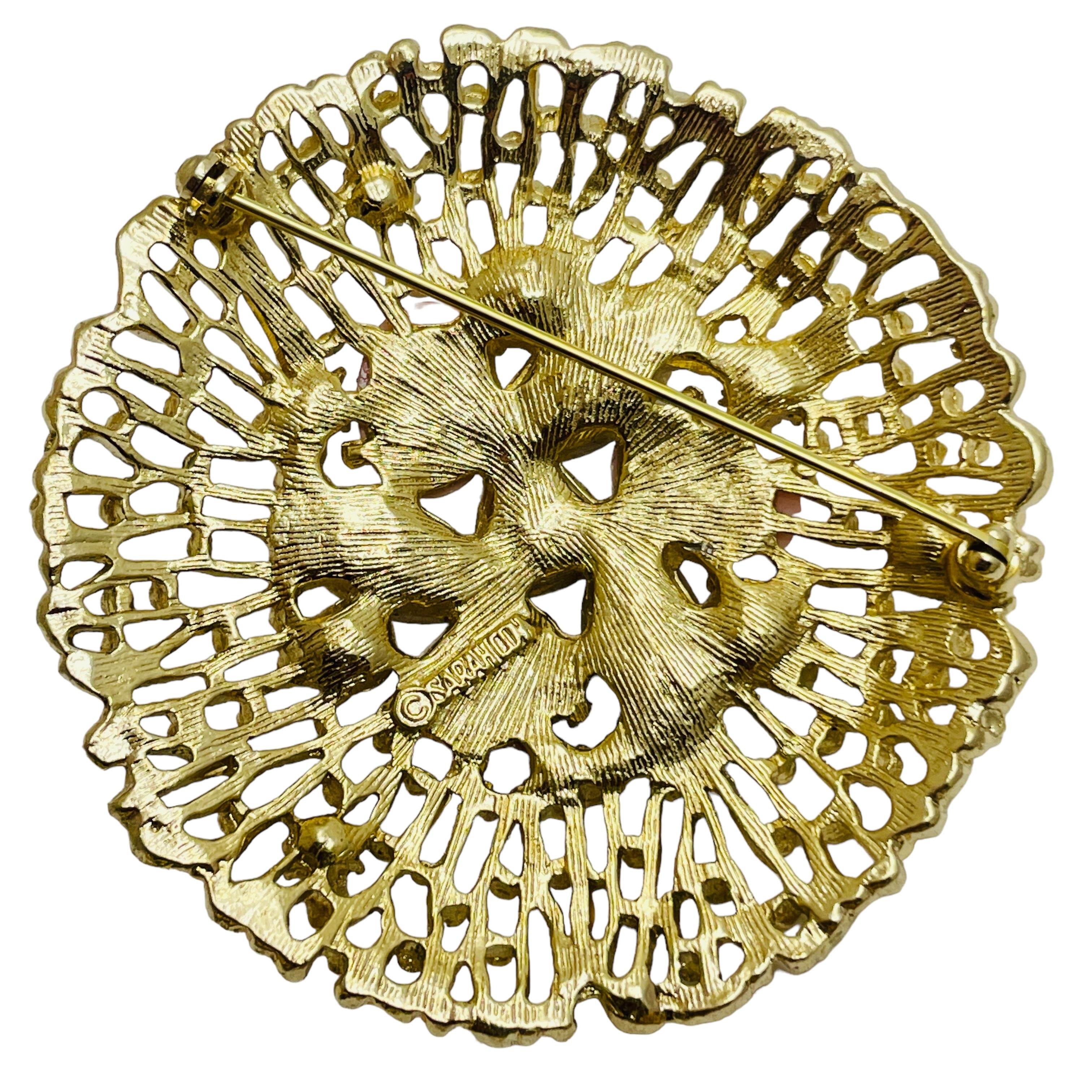 Vintage SARAH COVENTRY signed gold tone rhinestone pearl designer brooch In Good Condition For Sale In Palos Hills, IL